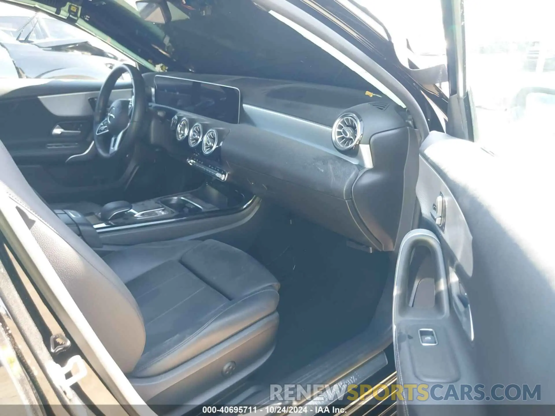 5 Фотография поврежденного автомобиля WDD3G4EB1KW022153 MERCEDES-BENZ A 220 2019