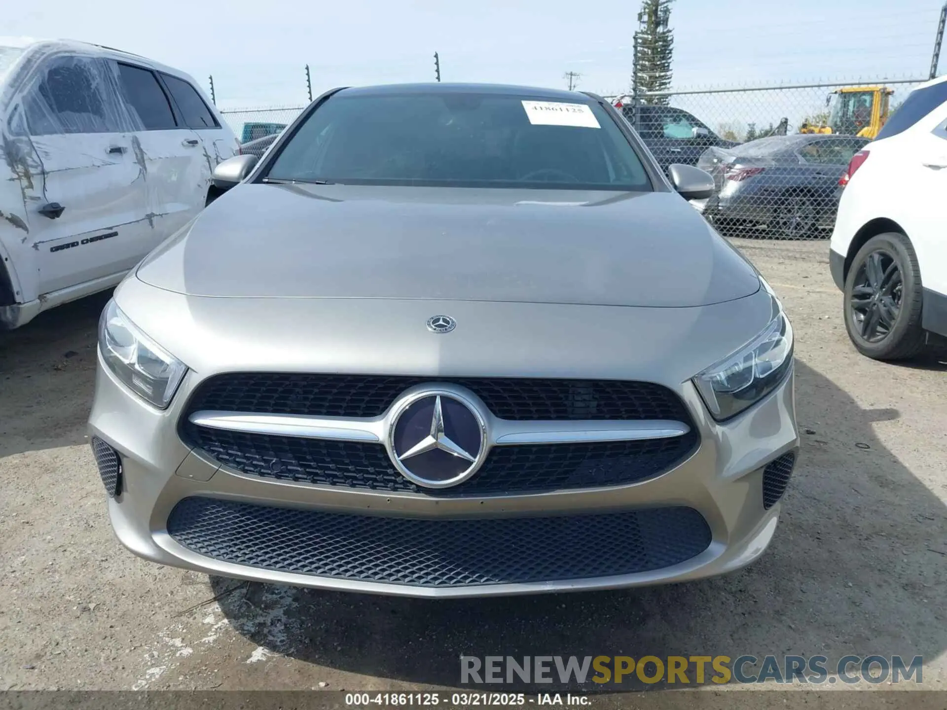 12 Photograph of a damaged car WDD3G4EB1KW025196 MERCEDES-BENZ A 220 2019