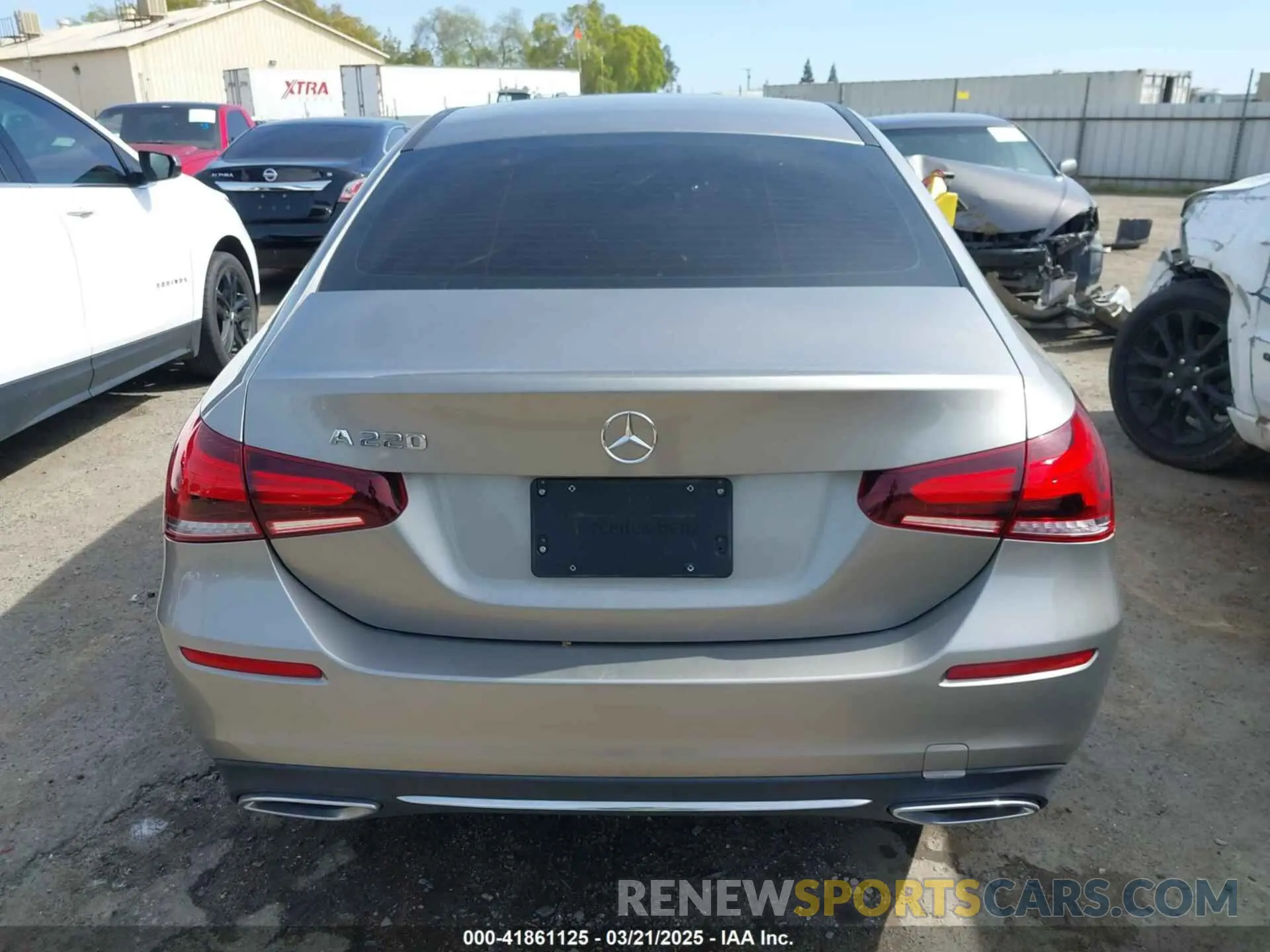 16 Photograph of a damaged car WDD3G4EB1KW025196 MERCEDES-BENZ A 220 2019