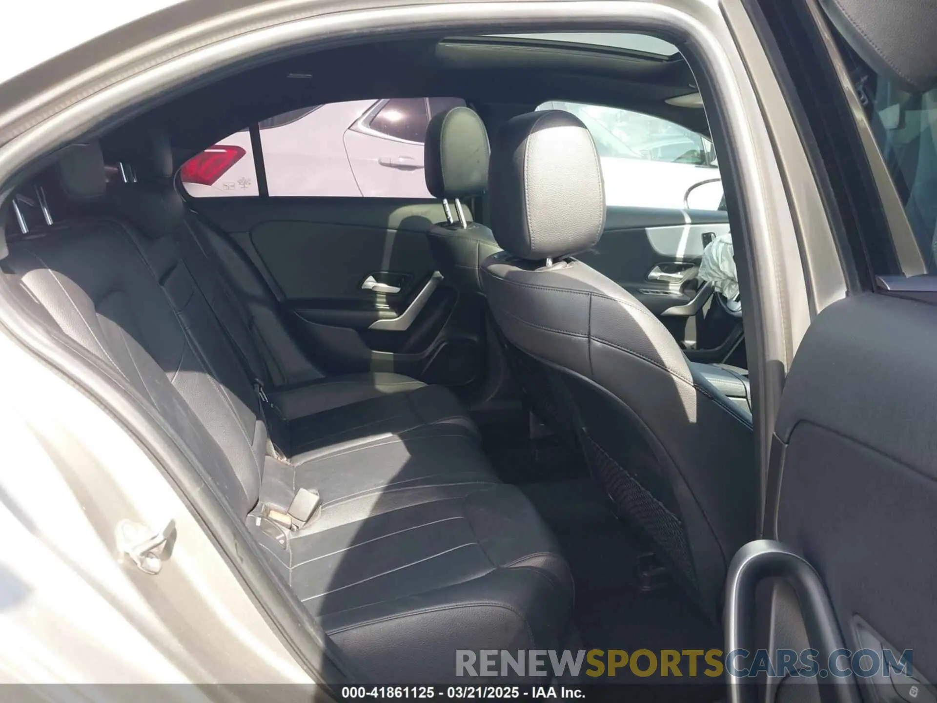 8 Photograph of a damaged car WDD3G4EB1KW025196 MERCEDES-BENZ A 220 2019