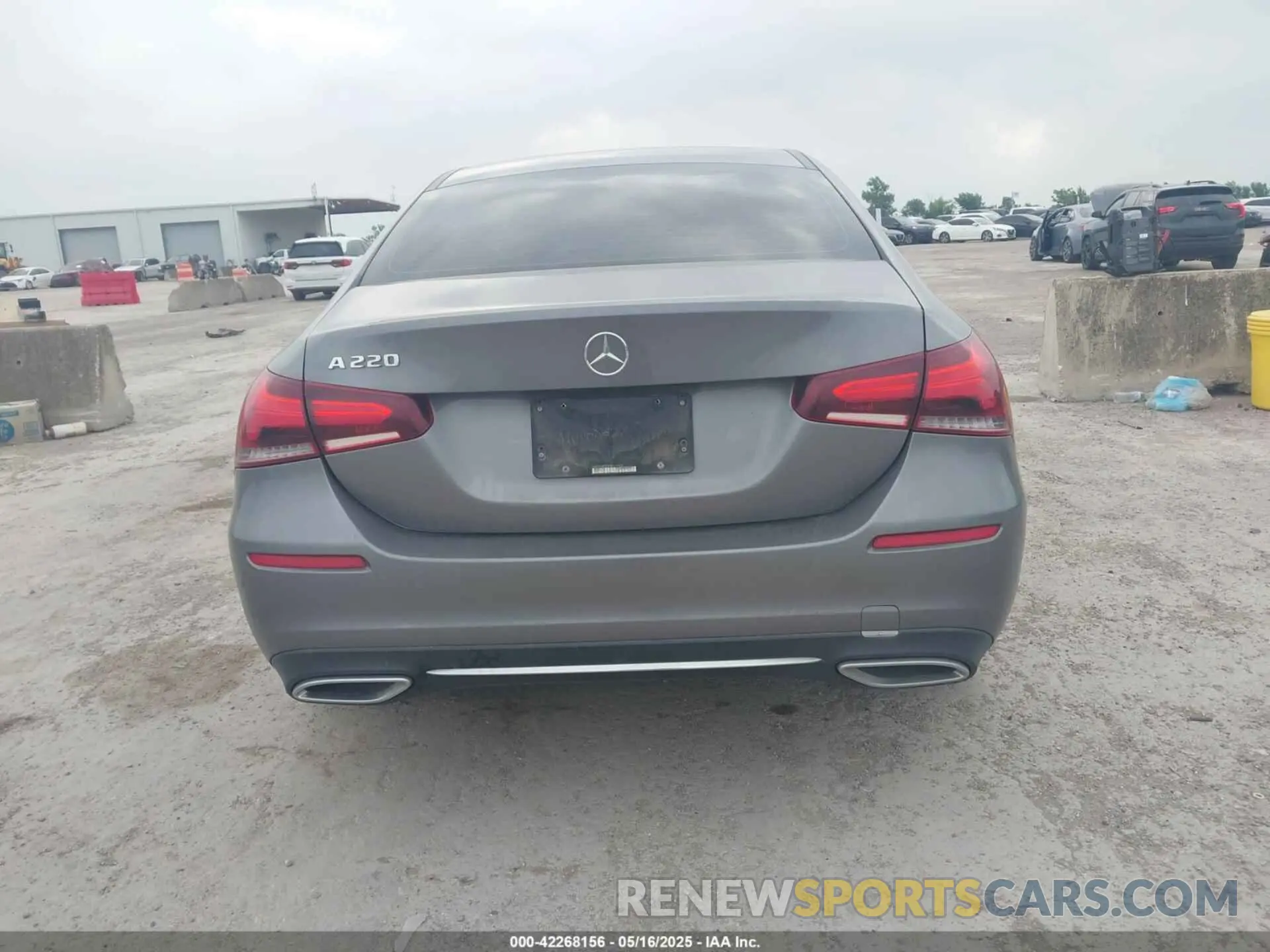 16 Photograph of a damaged car WDD3G4EB2KW016409 MERCEDES-BENZ A 220 2019