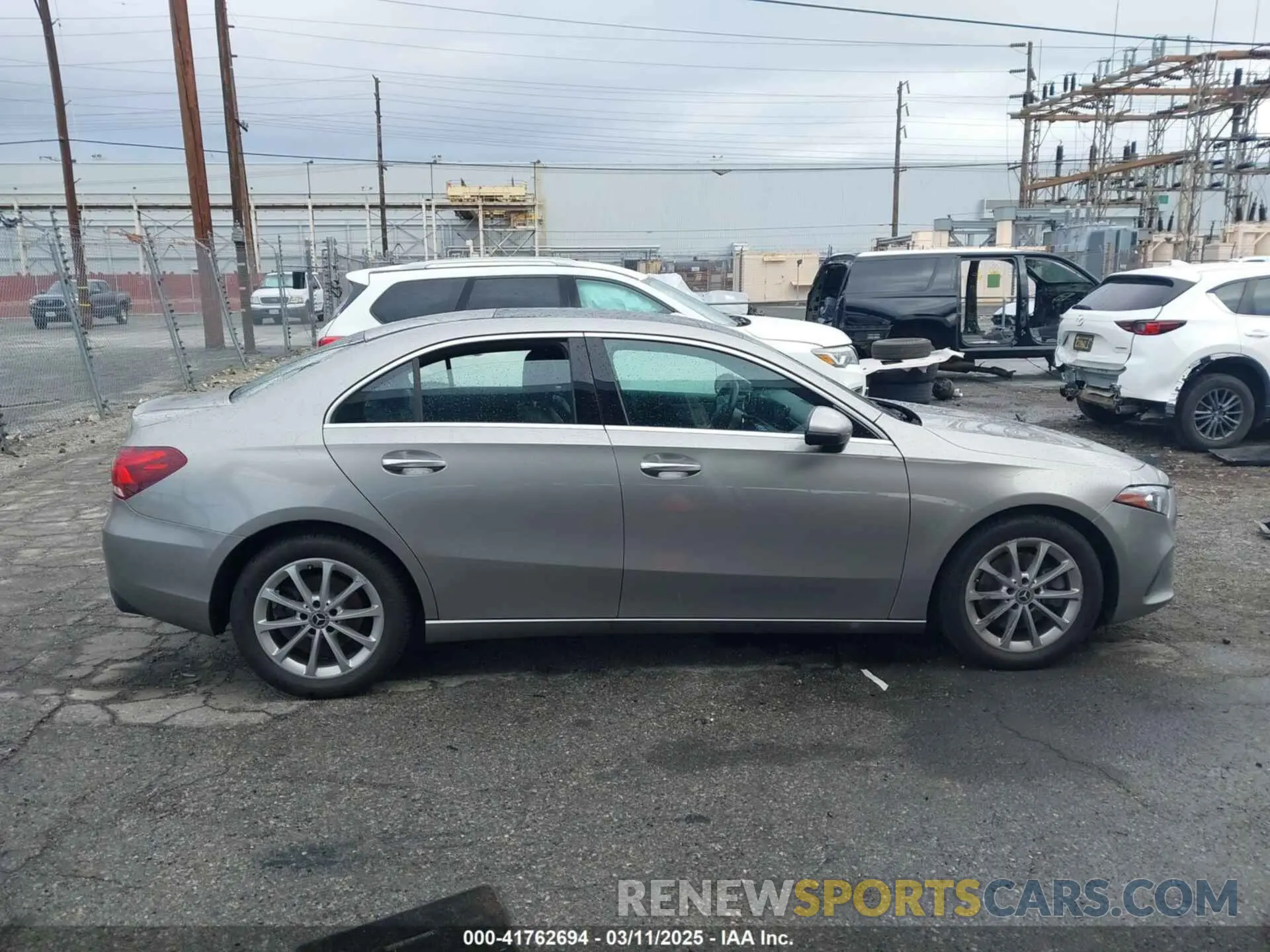 13 Фотография поврежденного автомобиля WDD3G4EB5KW035178 MERCEDES-BENZ A 220 2019