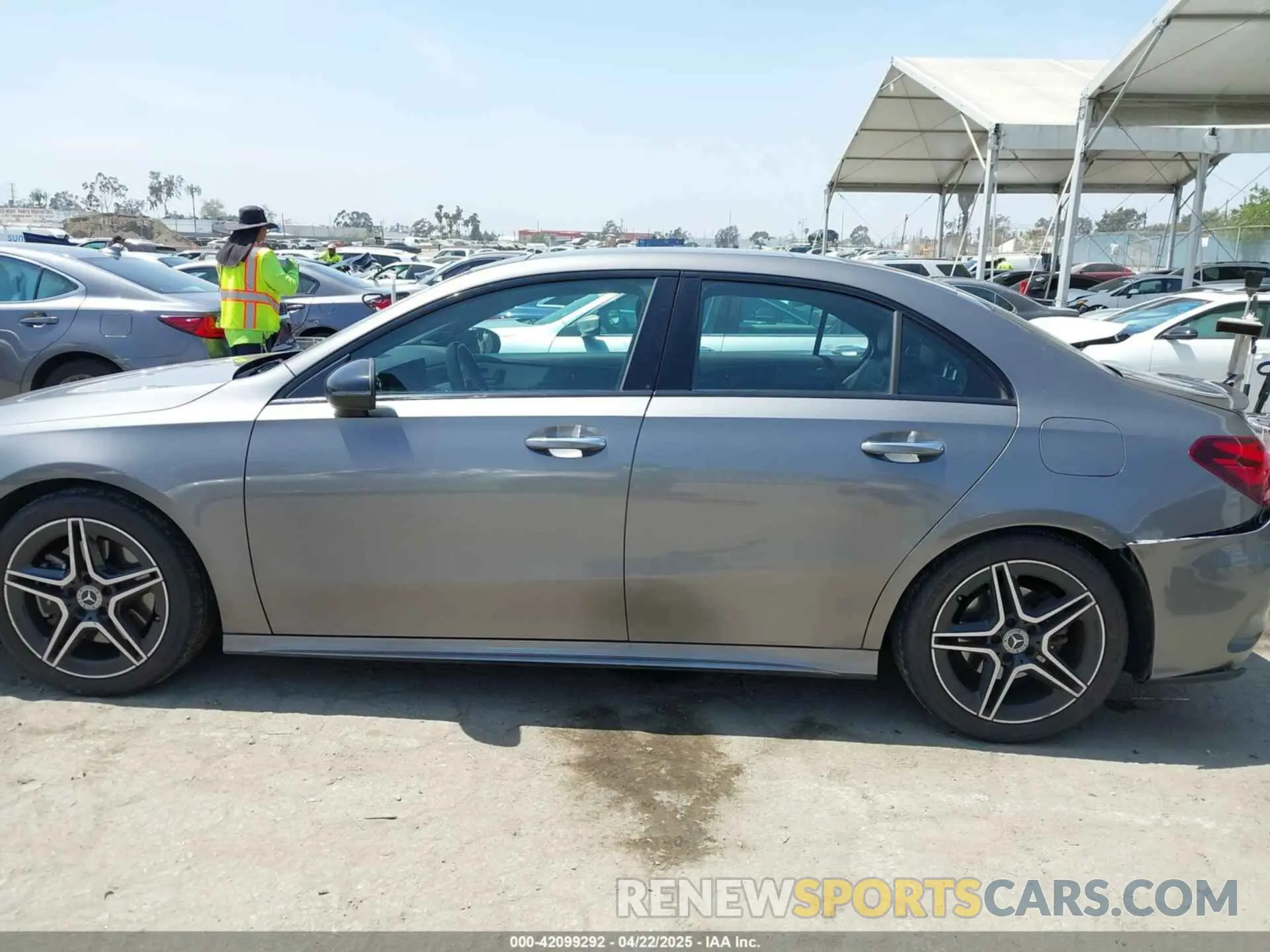14 Photograph of a damaged car WDD3G4EB6KW002500 MERCEDES-BENZ A 220 2019