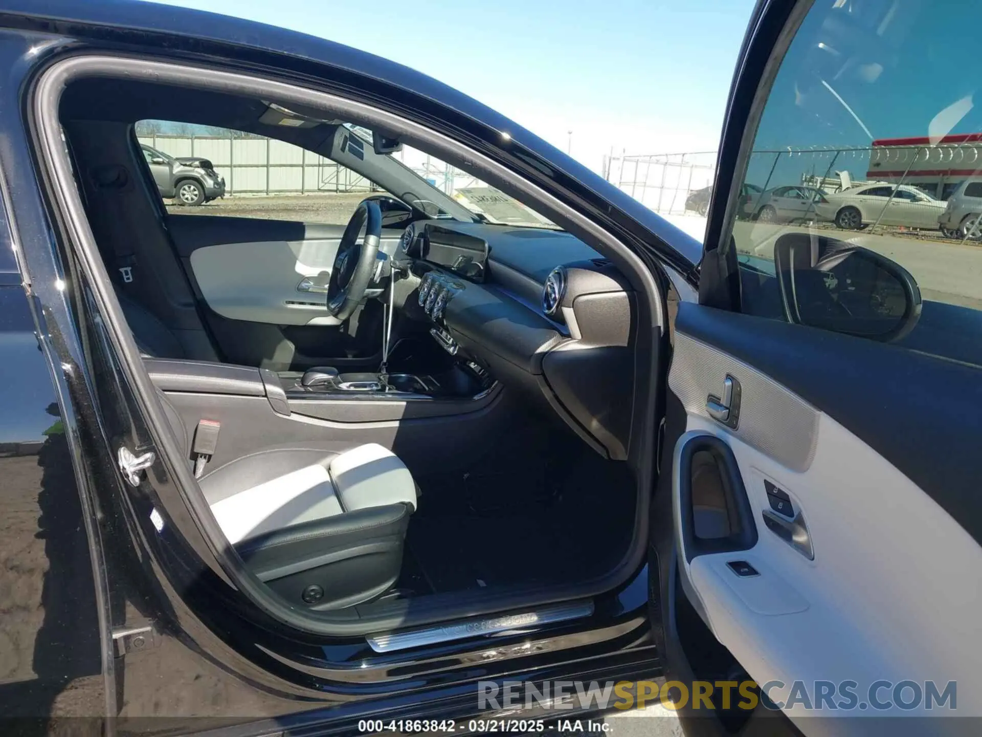 5 Photograph of a damaged car WDD3G4EB6KW028269 MERCEDES-BENZ A 220 2019