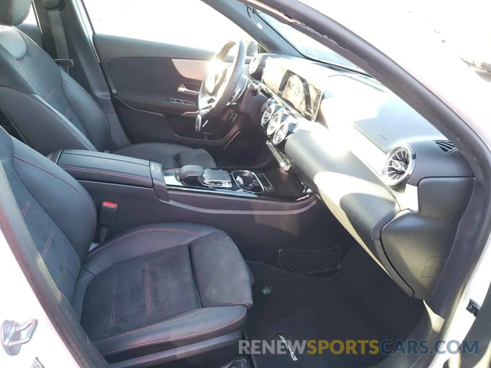 5 Photograph of a damaged car WDD3G4EBXKW027593 MERCEDES-BENZ A 220 2019