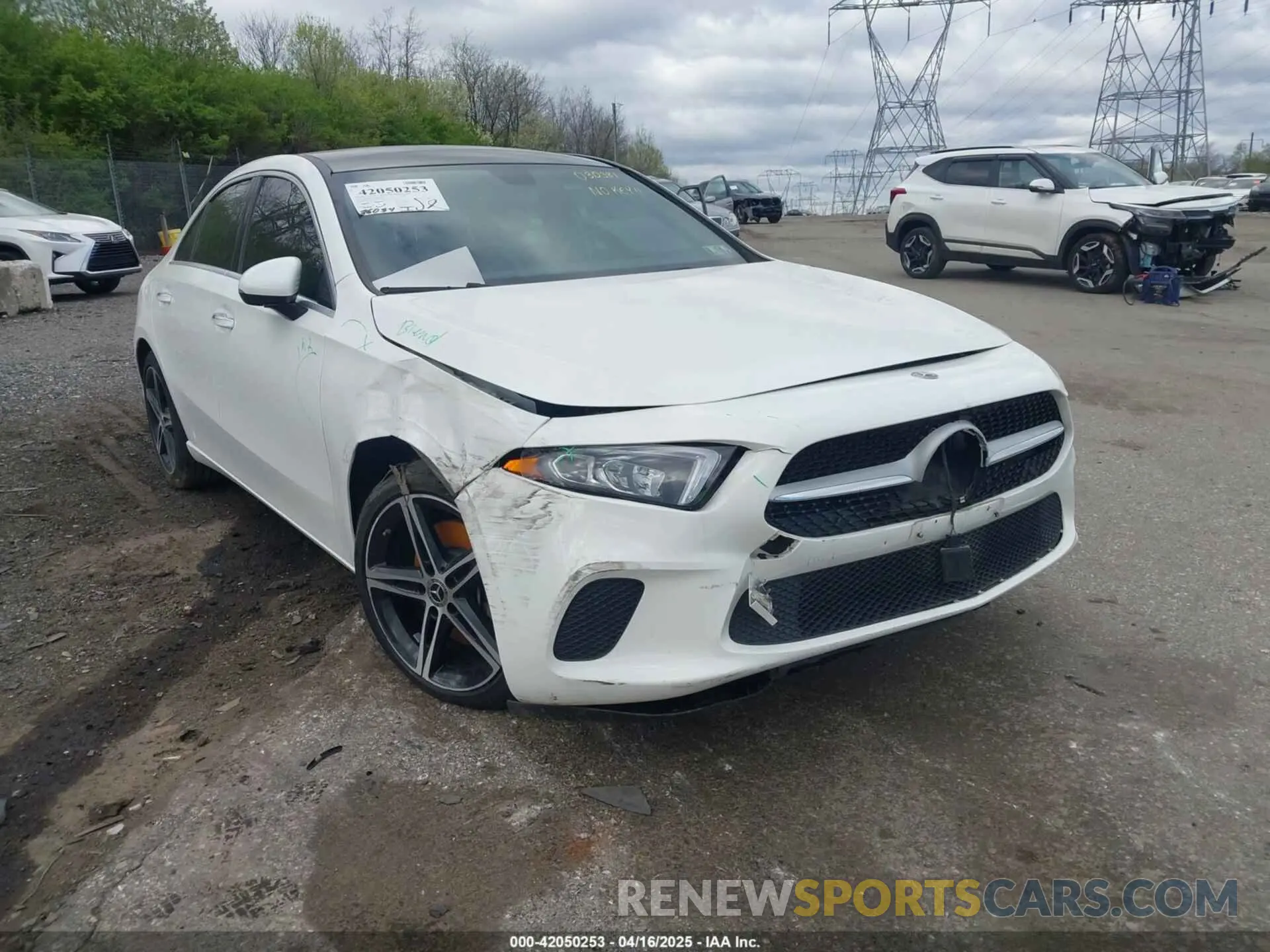 6 Photograph of a damaged car WDD3G4FB1KW030381 MERCEDES-BENZ A 220 2019