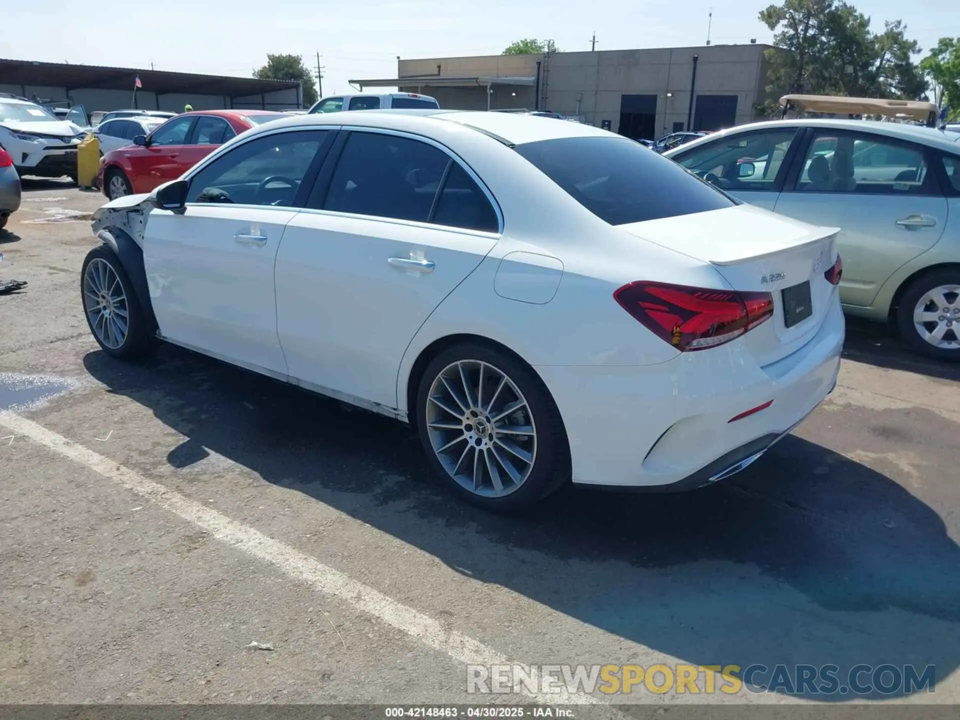 3 Фотография поврежденного автомобиля W1K3G4EB1LJ218012 MERCEDES-BENZ A 220 2020