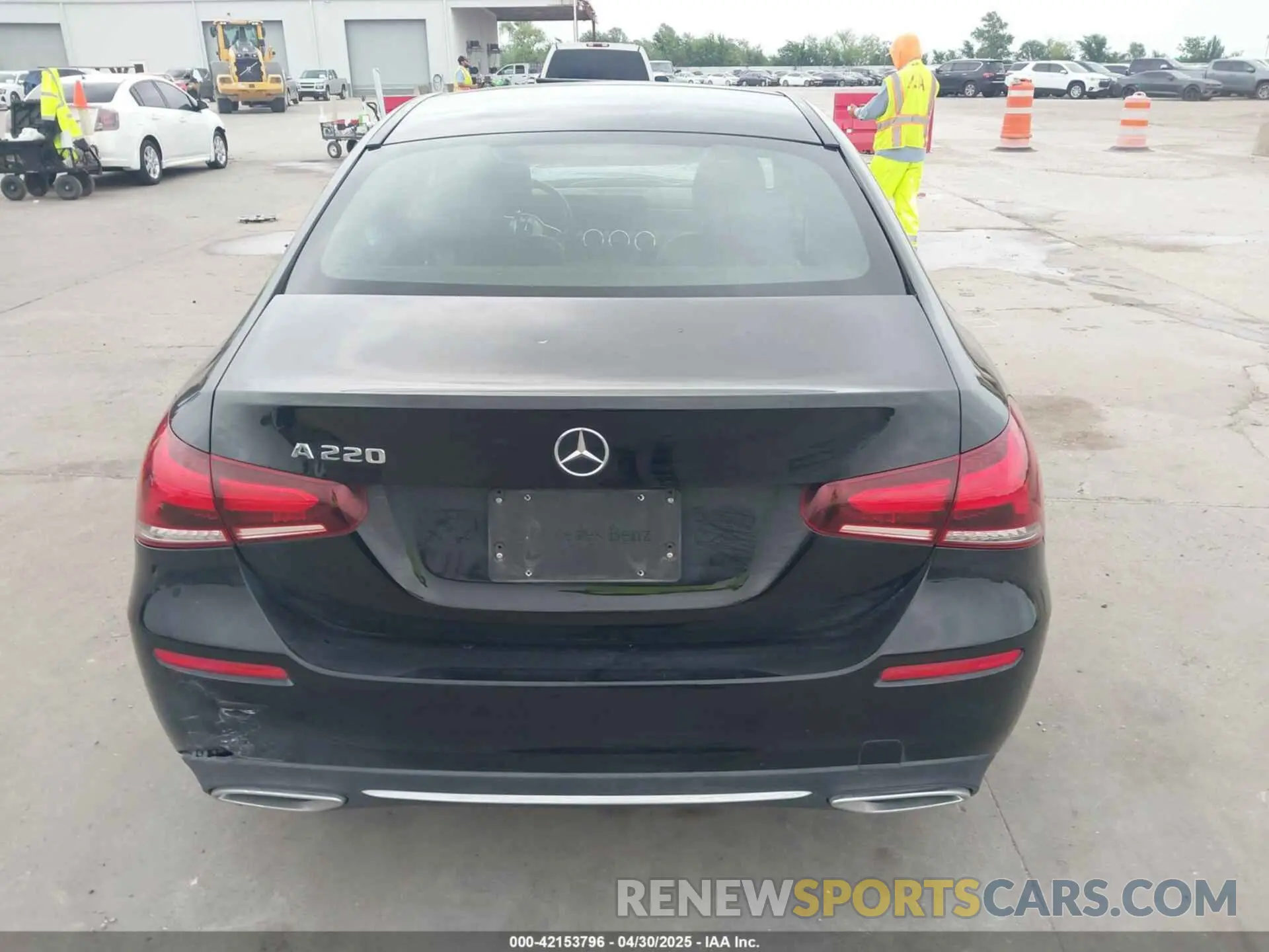17 Photograph of a damaged car W1K3G4EB3LJ201695 MERCEDES-BENZ A 220 2020