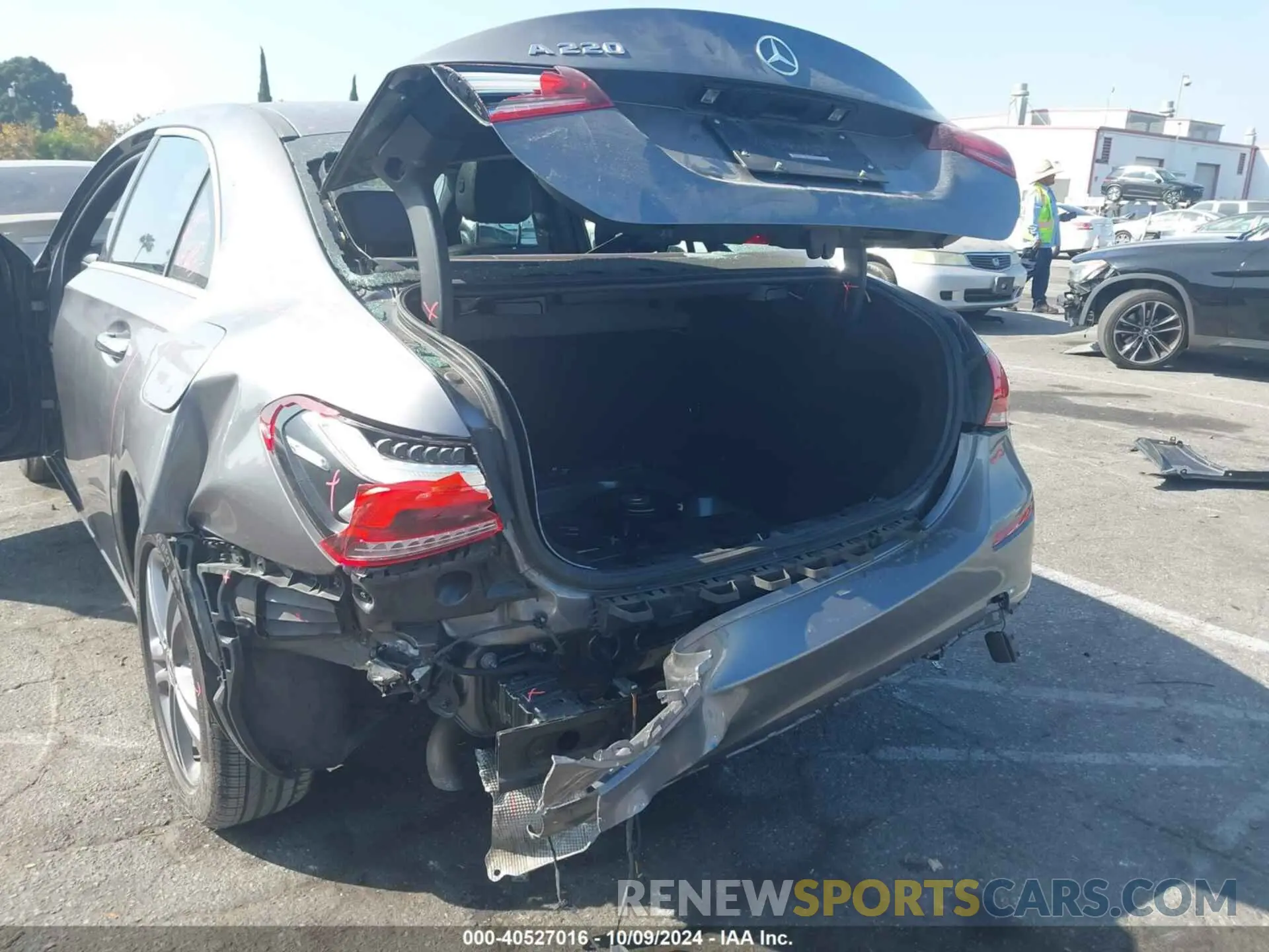 6 Photograph of a damaged car W1K3G4EB8LJ204432 MERCEDES-BENZ A 220 2020