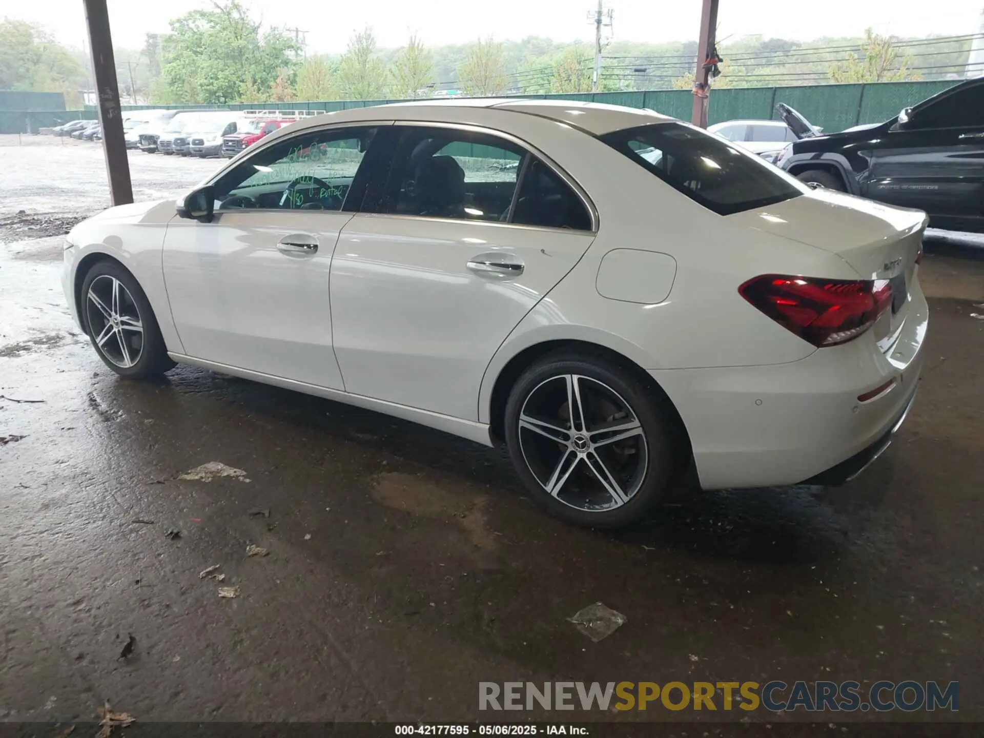3 Photograph of a damaged car W1K3G4EB8LJ207430 MERCEDES-BENZ A 220 2020