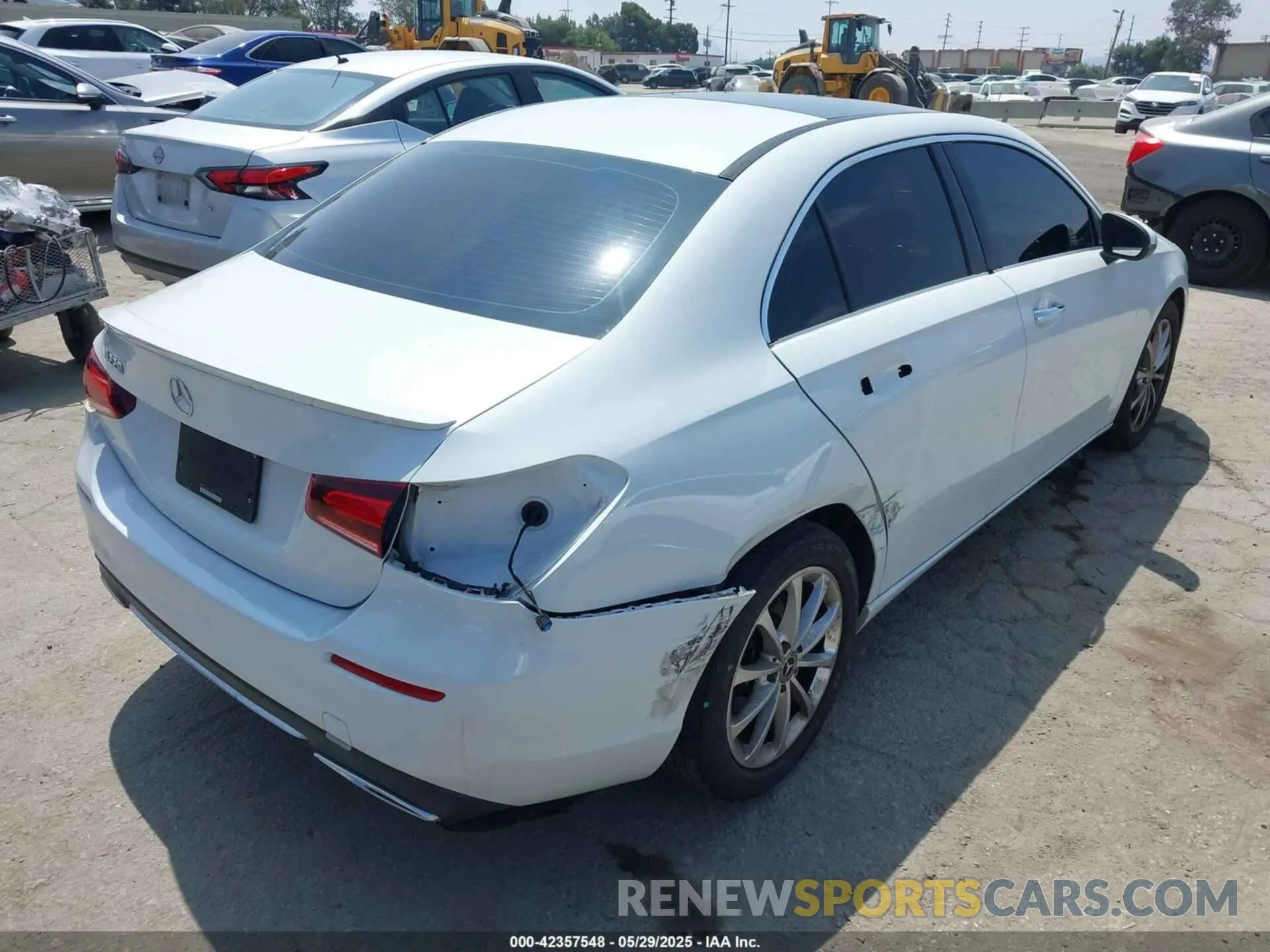 4 Фотография поврежденного автомобиля W1K3G4EB9LW044113 MERCEDES-BENZ A 220 2020