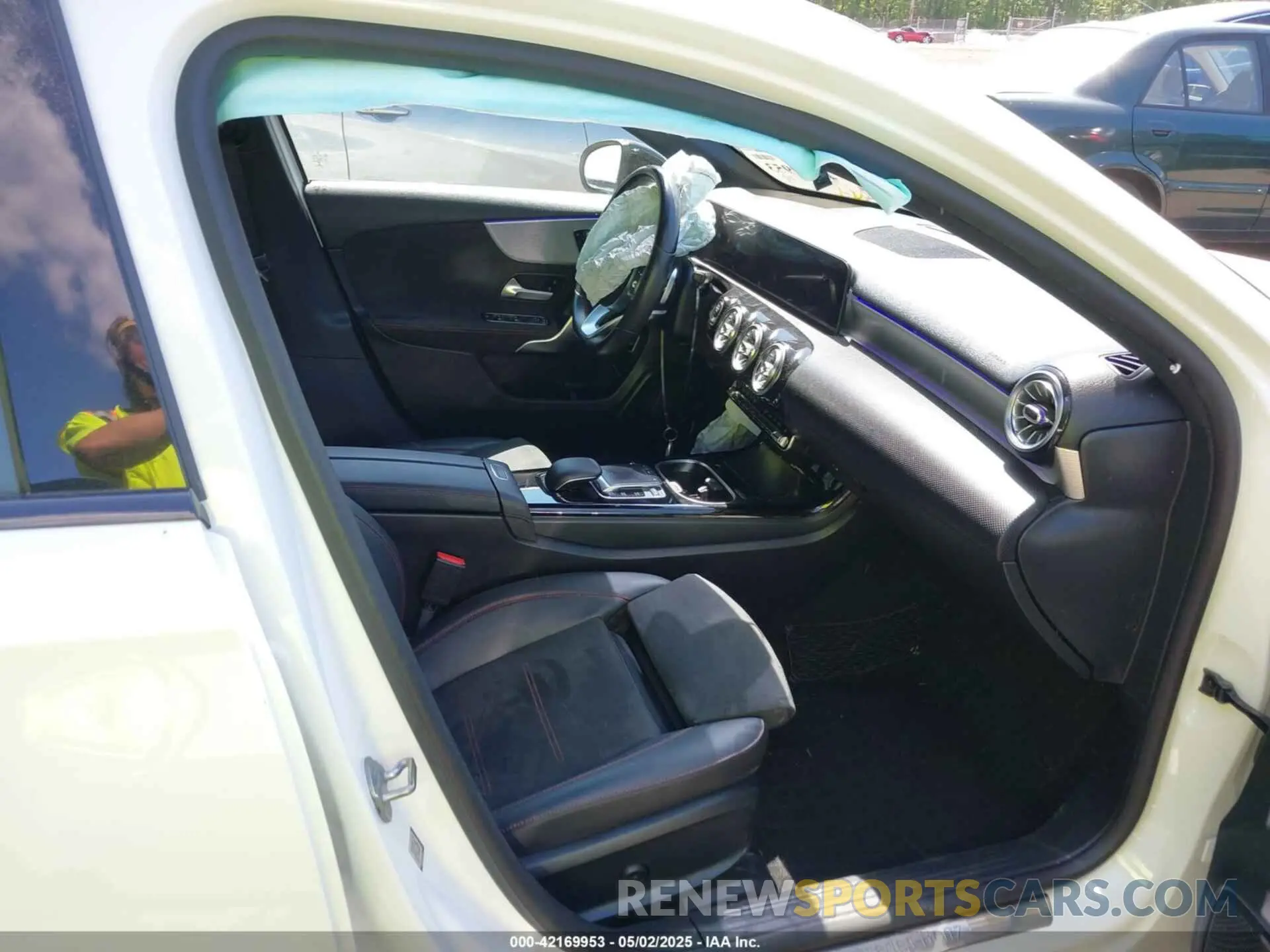 5 Photograph of a damaged car W1K3G4FB6LJ224936 MERCEDES-BENZ A 220 2020