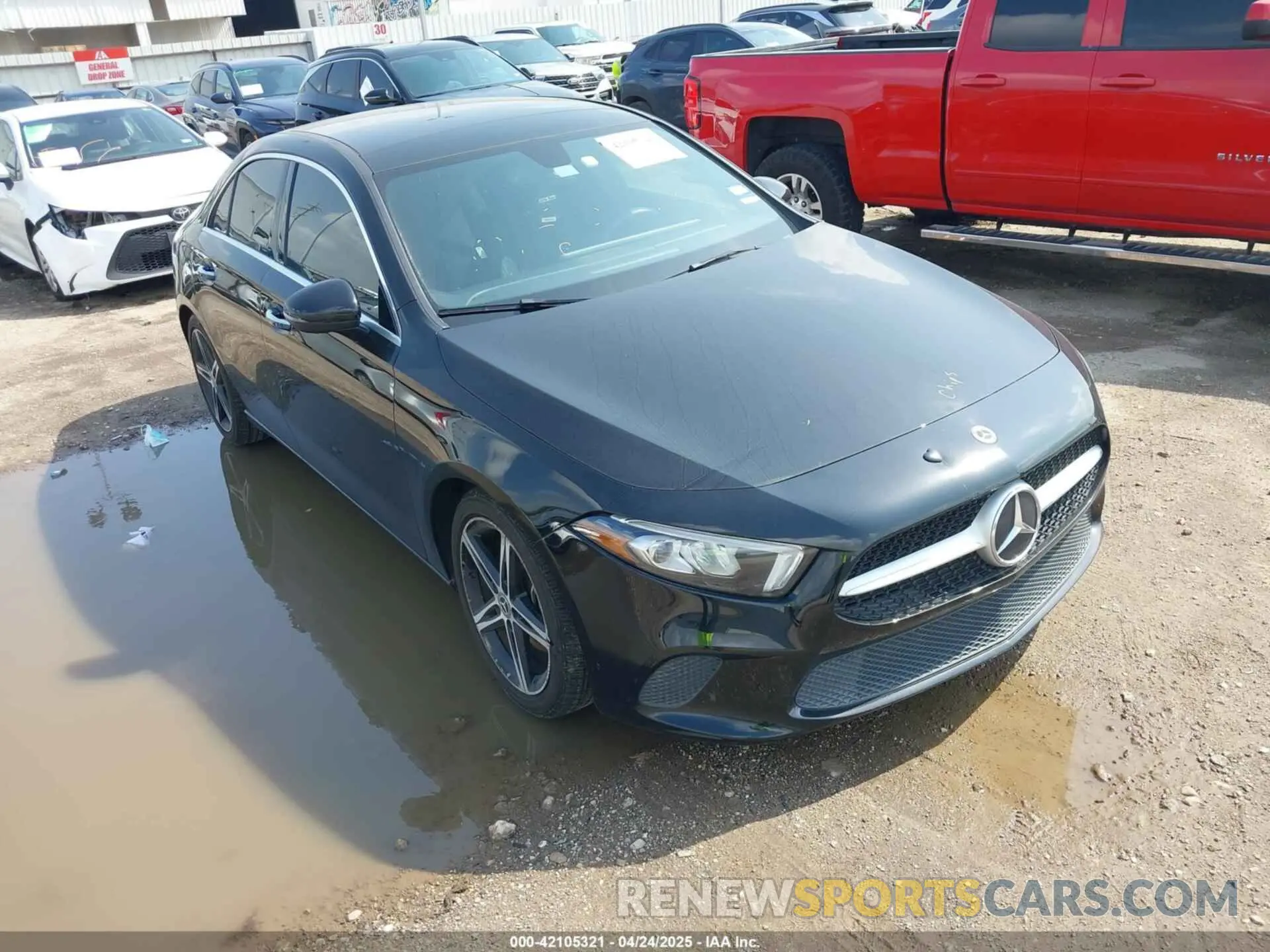1 Photograph of a damaged car W1K3G4EB4MJ315870 MERCEDES-BENZ A 220 2021