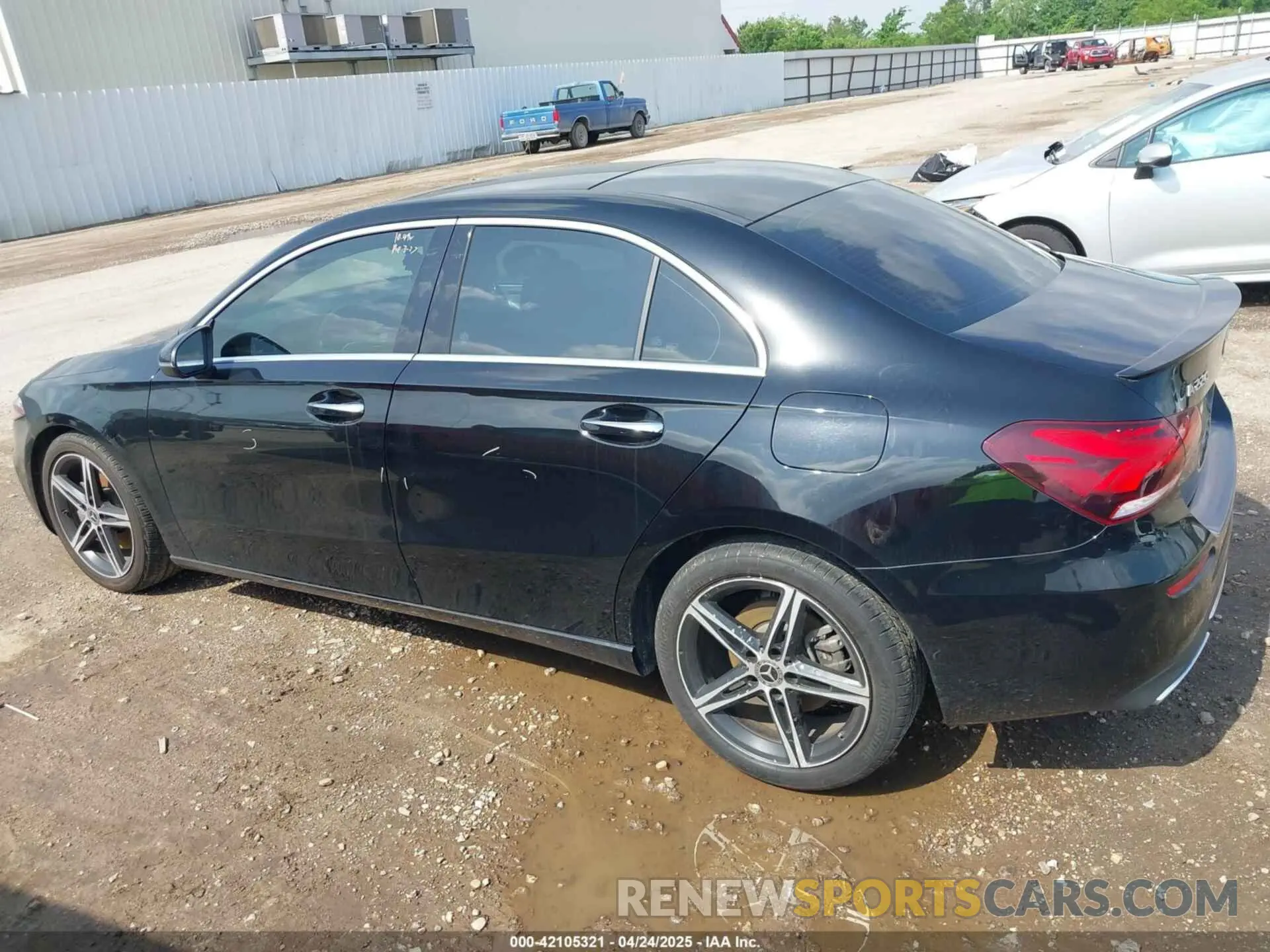 14 Photograph of a damaged car W1K3G4EB4MJ315870 MERCEDES-BENZ A 220 2021