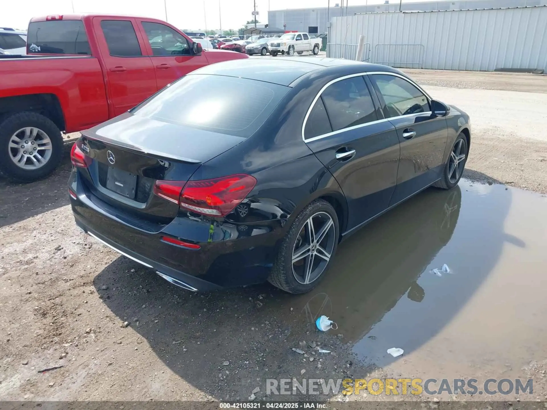 4 Photograph of a damaged car W1K3G4EB4MJ315870 MERCEDES-BENZ A 220 2021