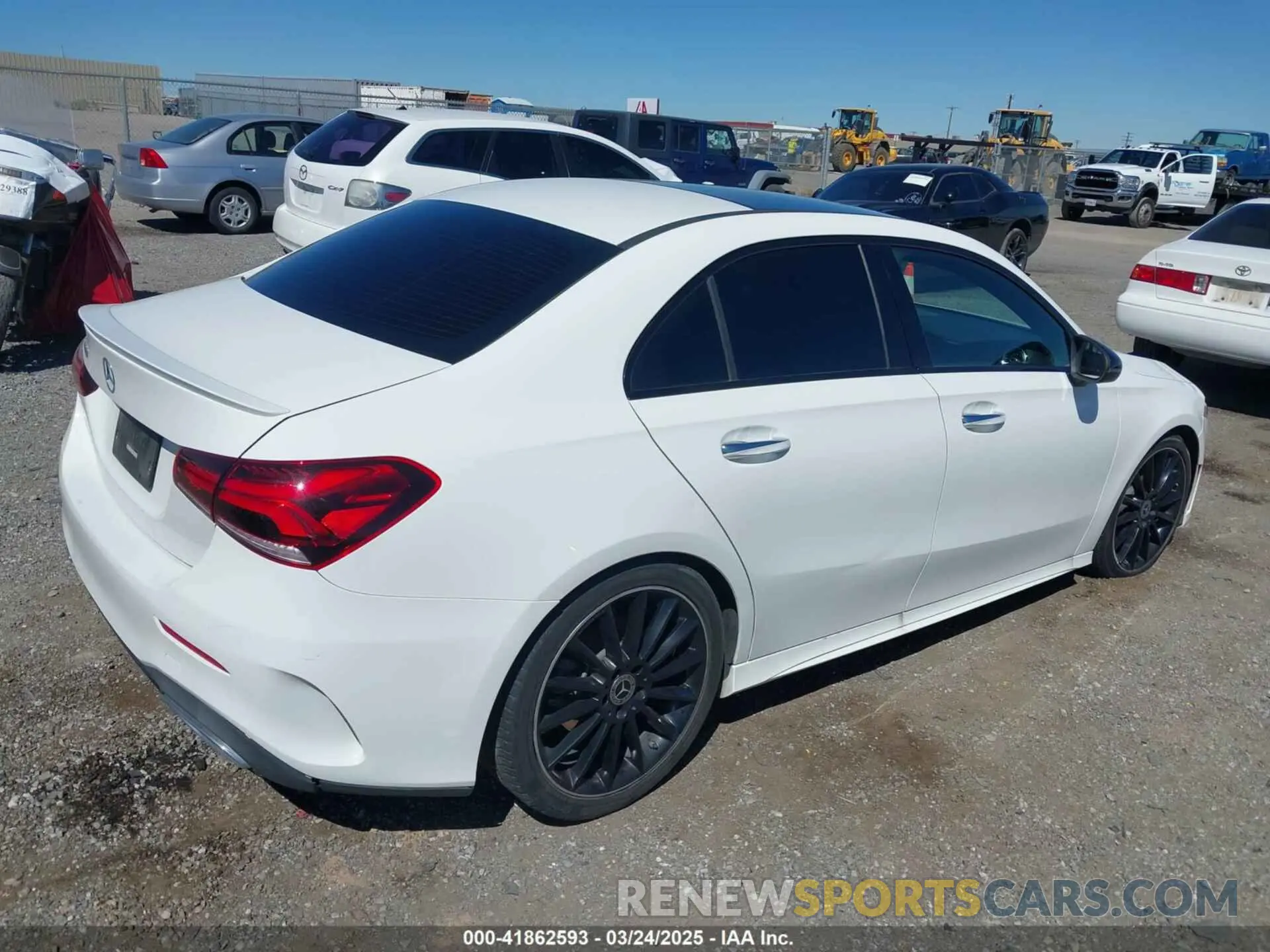 4 Фотография поврежденного автомобиля W1K3G4EB5MJ271412 MERCEDES-BENZ A 220 2021