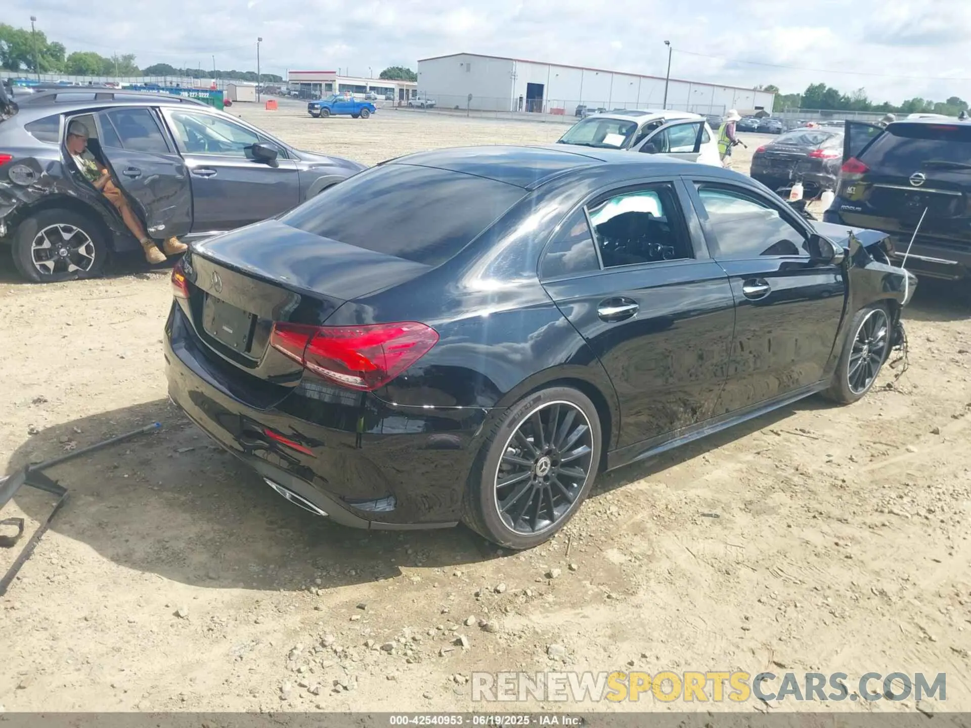 4 Photograph of a damaged car W1K3G4EB5MJ293412 MERCEDES-BENZ A 220 2021