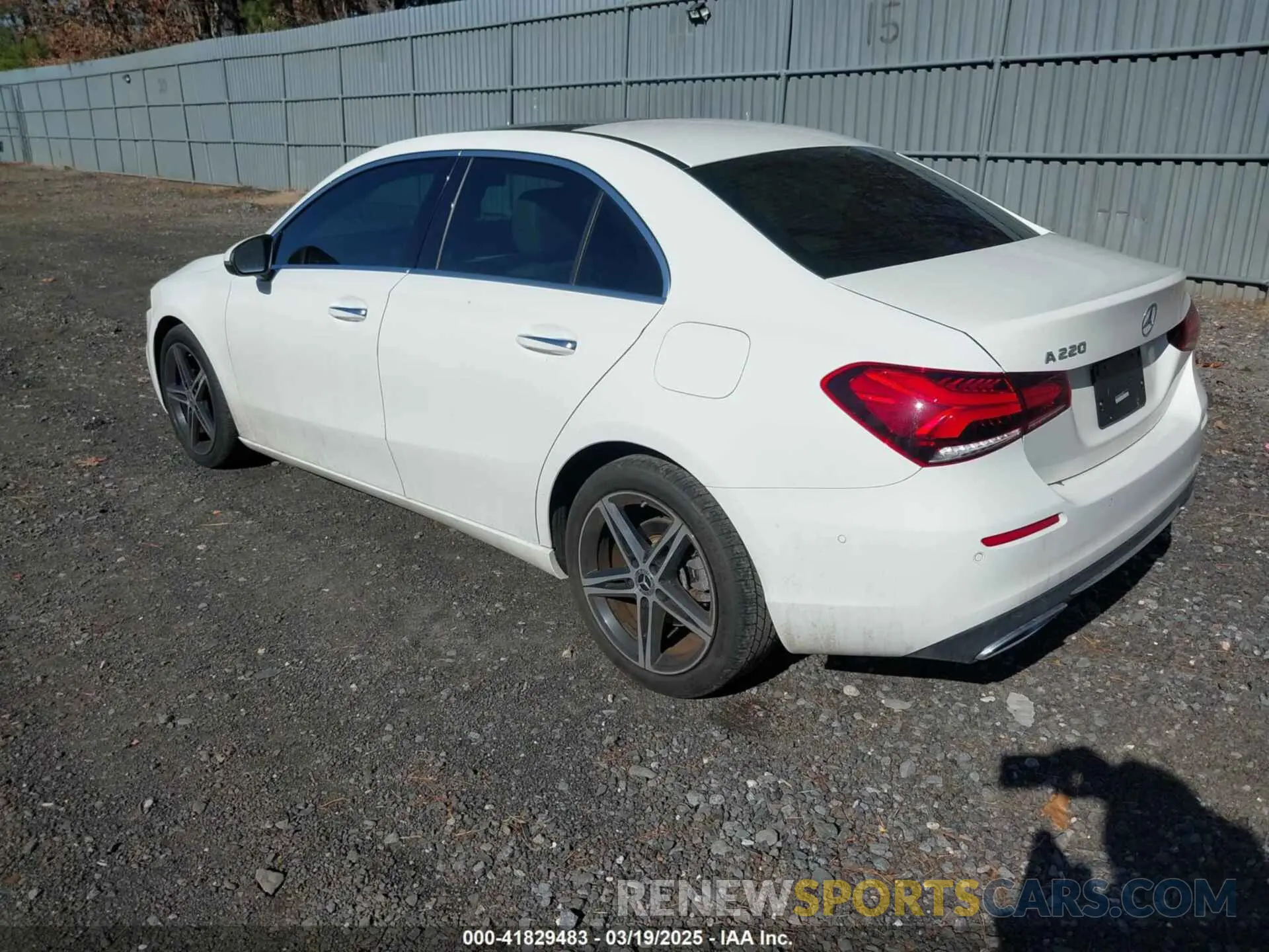 3 Фотография поврежденного автомобиля W1K3G4EB6MJ268857 MERCEDES-BENZ A 220 2021