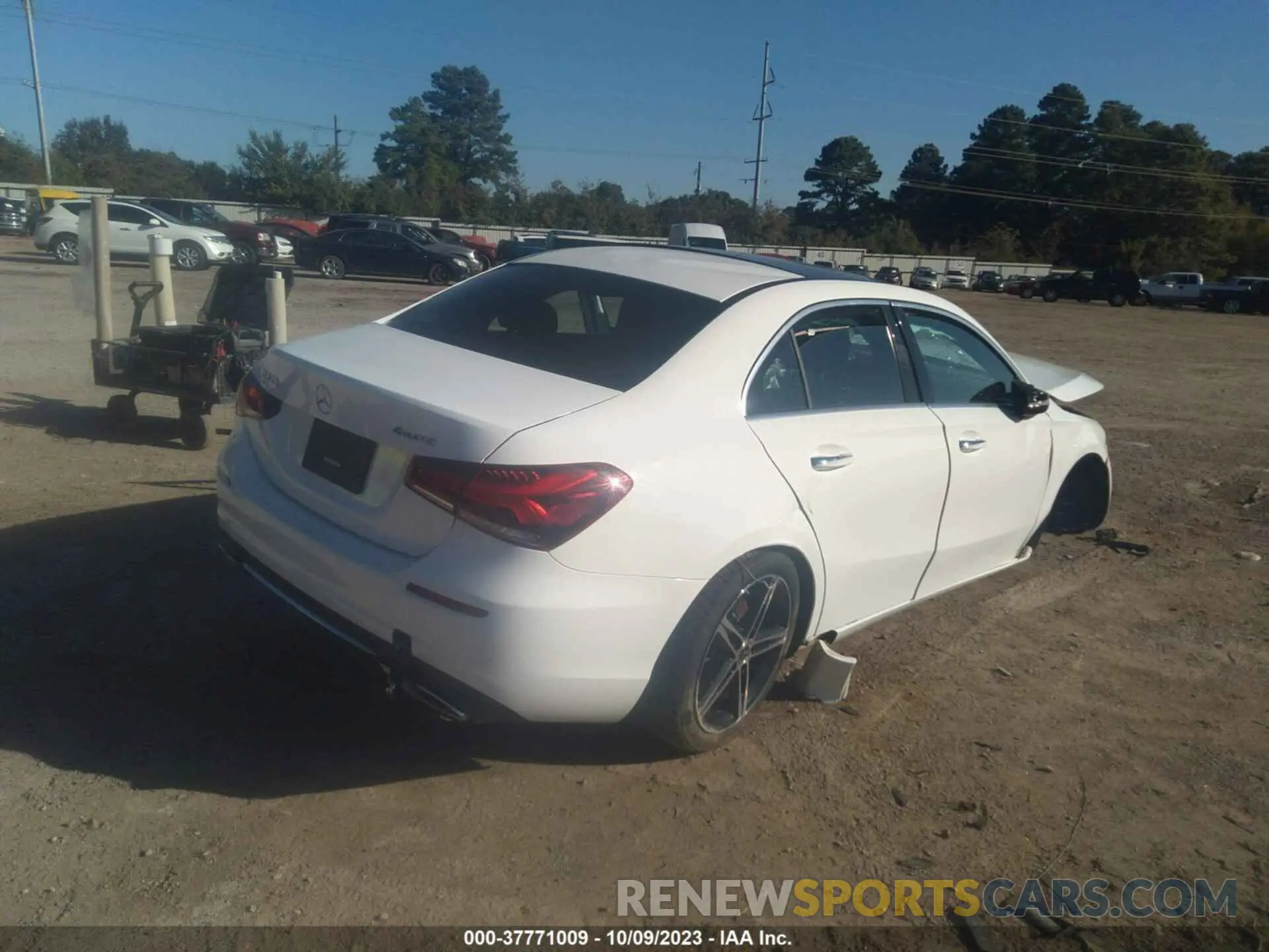 4 Photograph of a damaged car W1K3G4FB6MJ280456 MERCEDES-BENZ A 220 2021