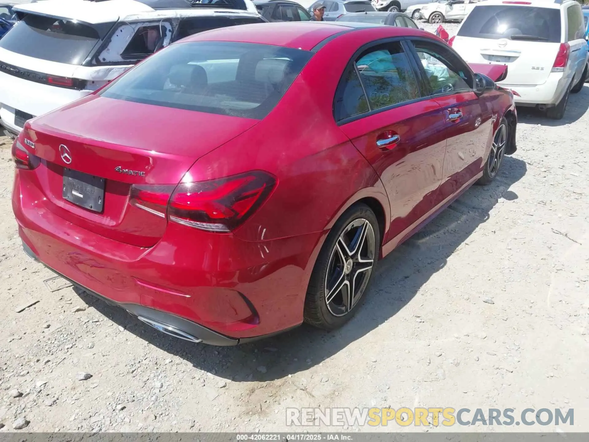 4 Photograph of a damaged car W1K3G4FBXMJ272781 MERCEDES-BENZ A 220 2021