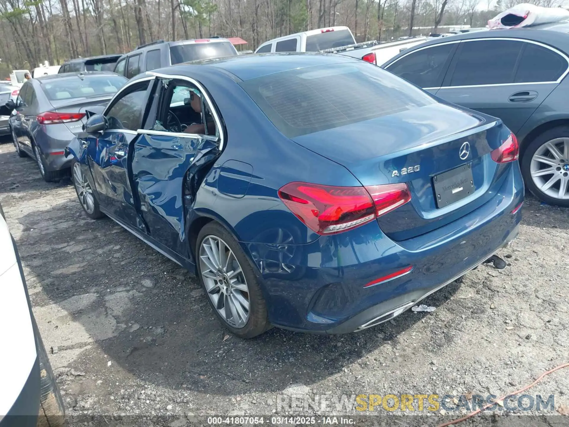 3 Photograph of a damaged car W1K3G4EB5NJ355604 MERCEDES-BENZ A 220 2022