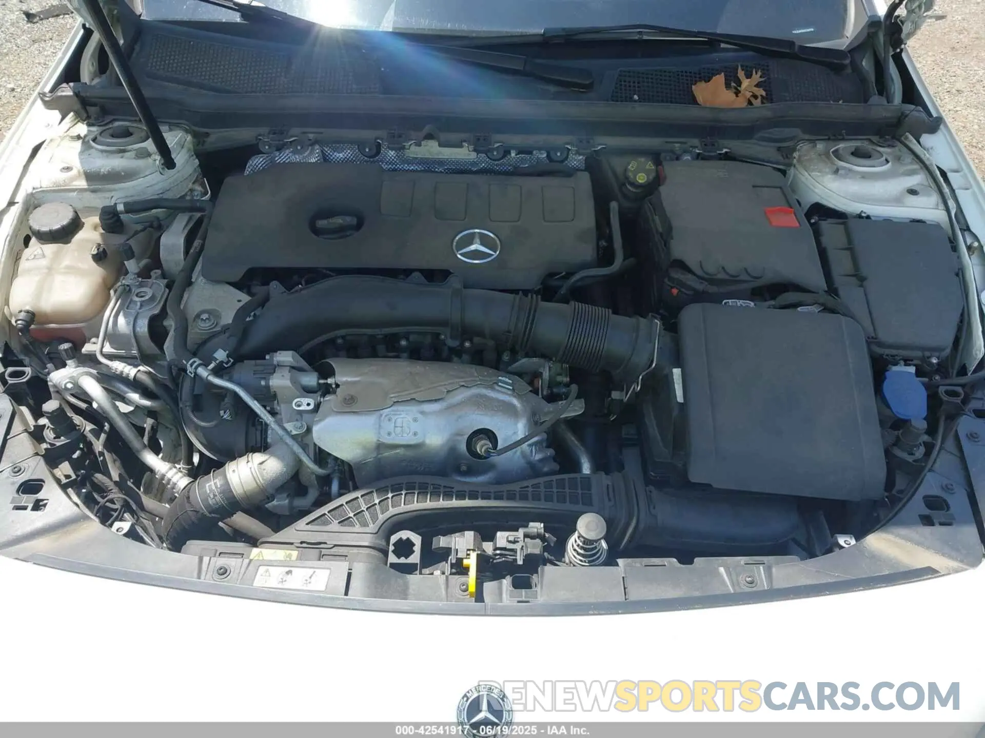 10 Photograph of a damaged car W1K3G4FB6NJ360938 MERCEDES-BENZ A 220 2022