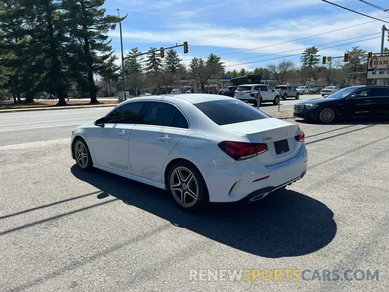 3 Фотография поврежденного автомобиля WDD3G4EB1KW035923 MERCEDES-BENZ A-CLASS 2019