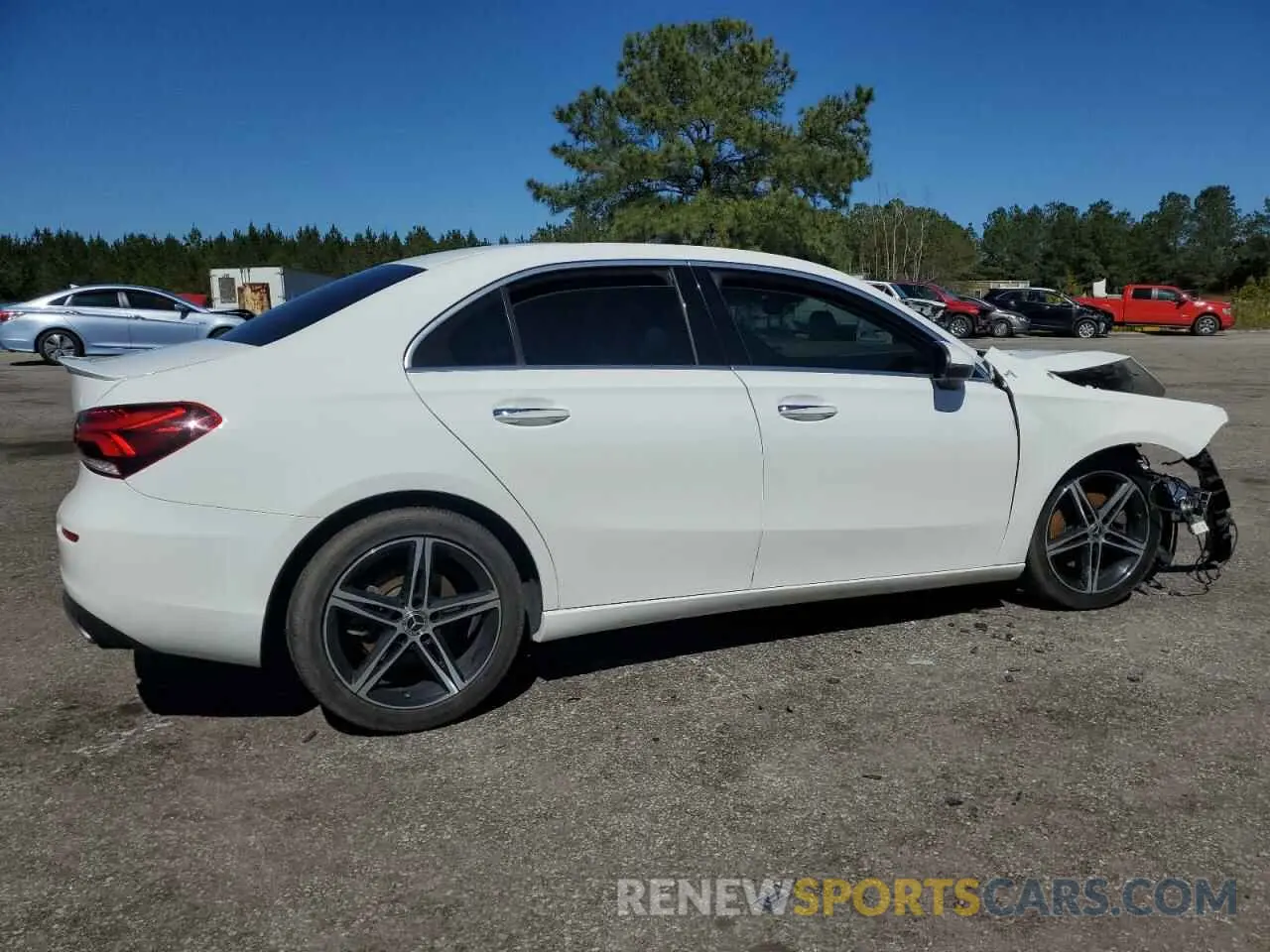 3 Photograph of a damaged car WDD3G4EB2KW000470 MERCEDES-BENZ A-CLASS 2019