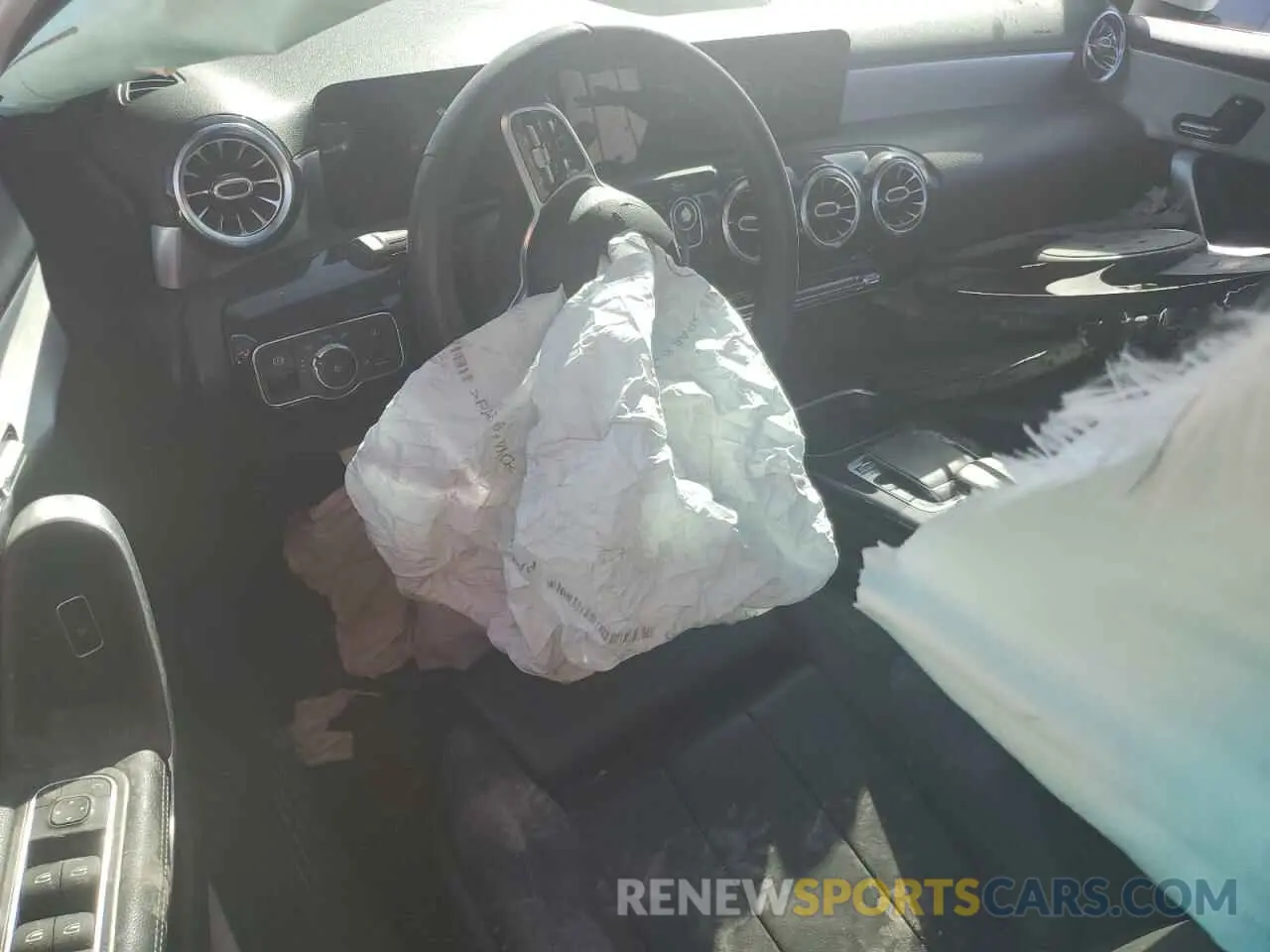 8 Photograph of a damaged car WDD3G4EB2KW016538 MERCEDES-BENZ A-CLASS 2019