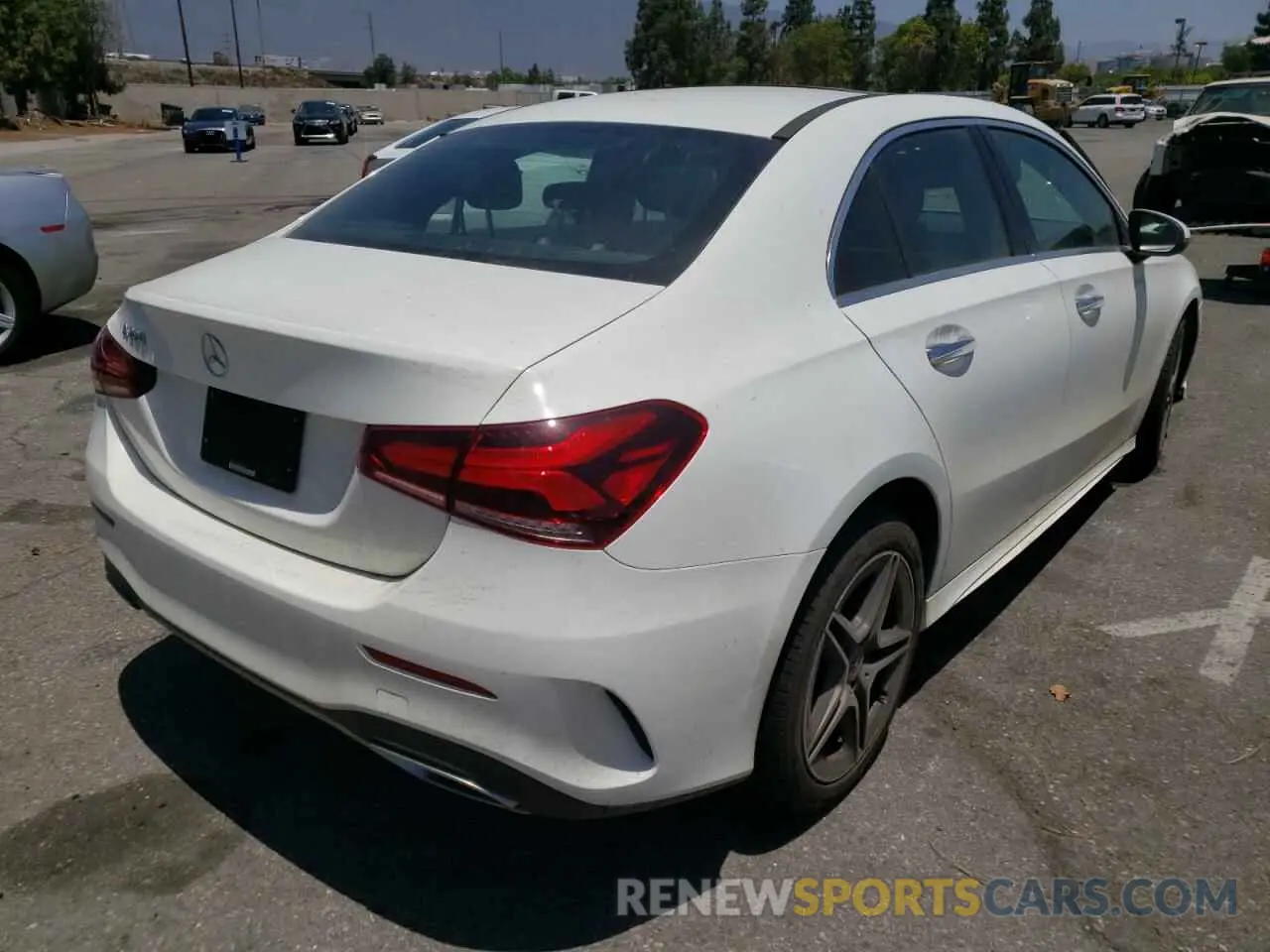 4 Photograph of a damaged car WDD3G4EB2KW031282 MERCEDES-BENZ A-CLASS 2019