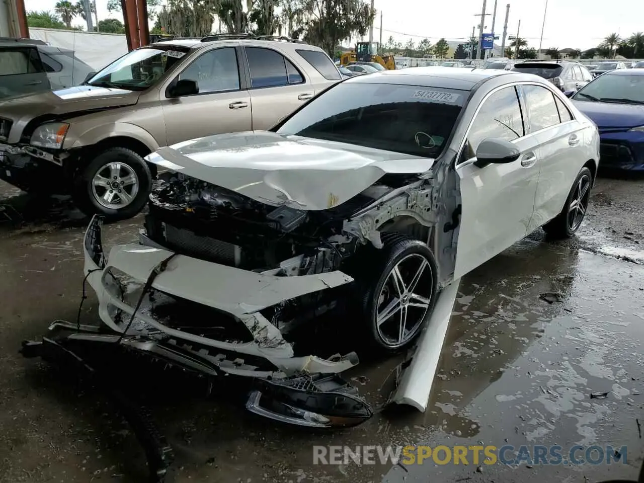 2 Фотография поврежденного автомобиля WDD3G4EB2KW034800 MERCEDES-BENZ A-CLASS 2019