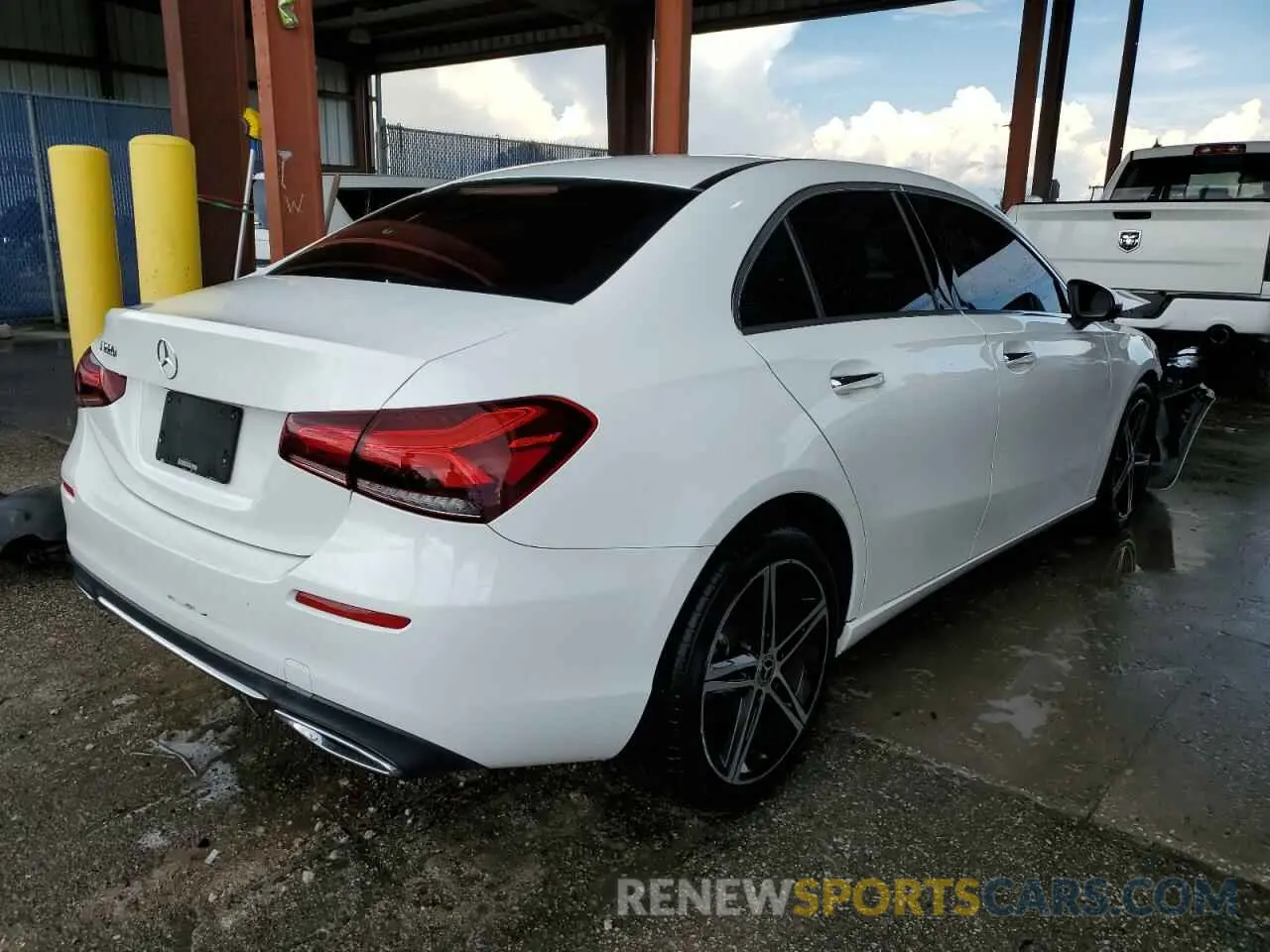 4 Фотография поврежденного автомобиля WDD3G4EB2KW034800 MERCEDES-BENZ A-CLASS 2019