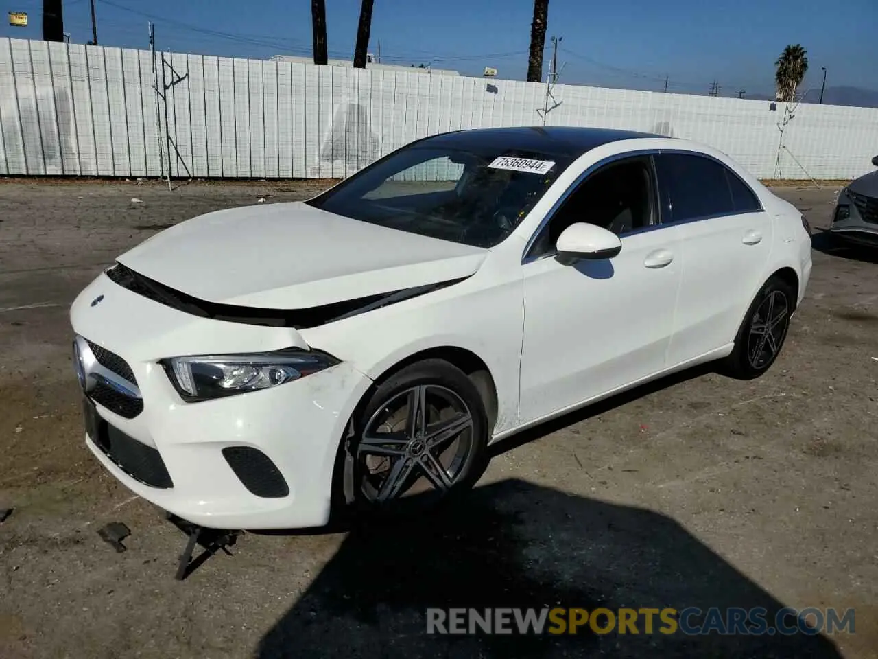 1 Фотография поврежденного автомобиля WDD3G4EB3KW029069 MERCEDES-BENZ A-CLASS 2019