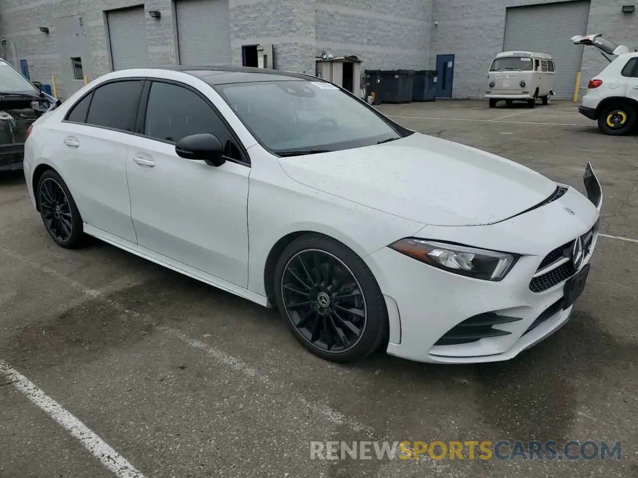 4 Фотография поврежденного автомобиля WDD3G4EB5KW022995 MERCEDES-BENZ A-CLASS 2019