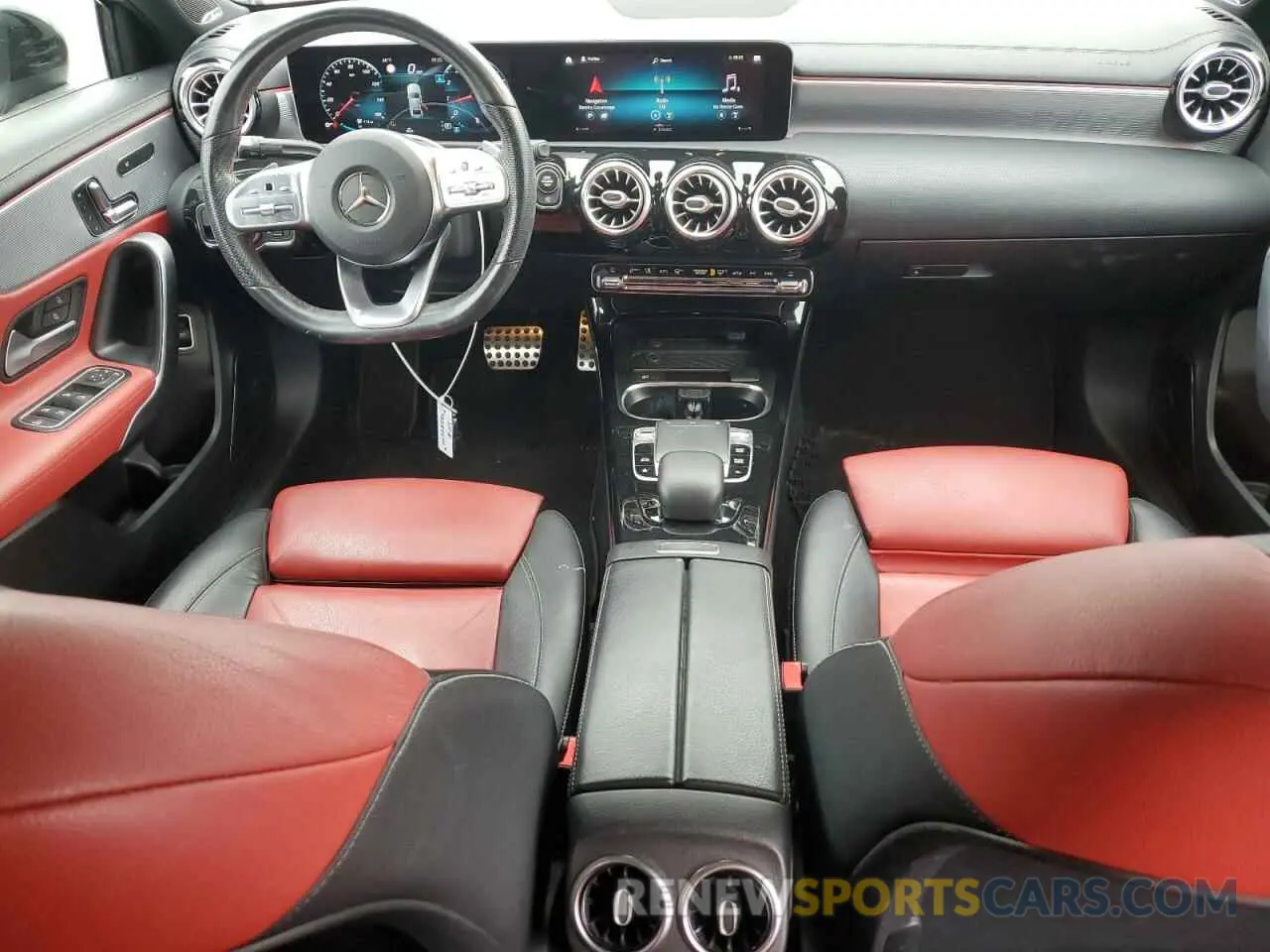 8 Фотография поврежденного автомобиля WDD3G4EB5KW022995 MERCEDES-BENZ A-CLASS 2019