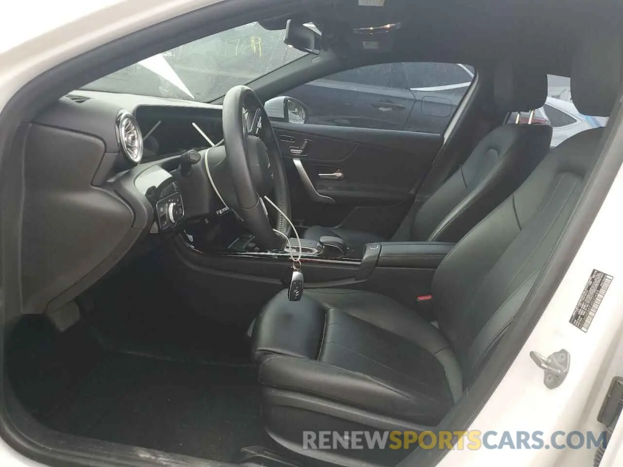 7 Фотография поврежденного автомобиля WDD3G4EB8KW020688 MERCEDES-BENZ A-CLASS 2019