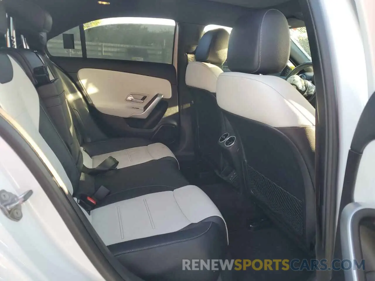 10 Photograph of a damaged car WDD3G4EB9KW023454 MERCEDES-BENZ A-CLASS 2019