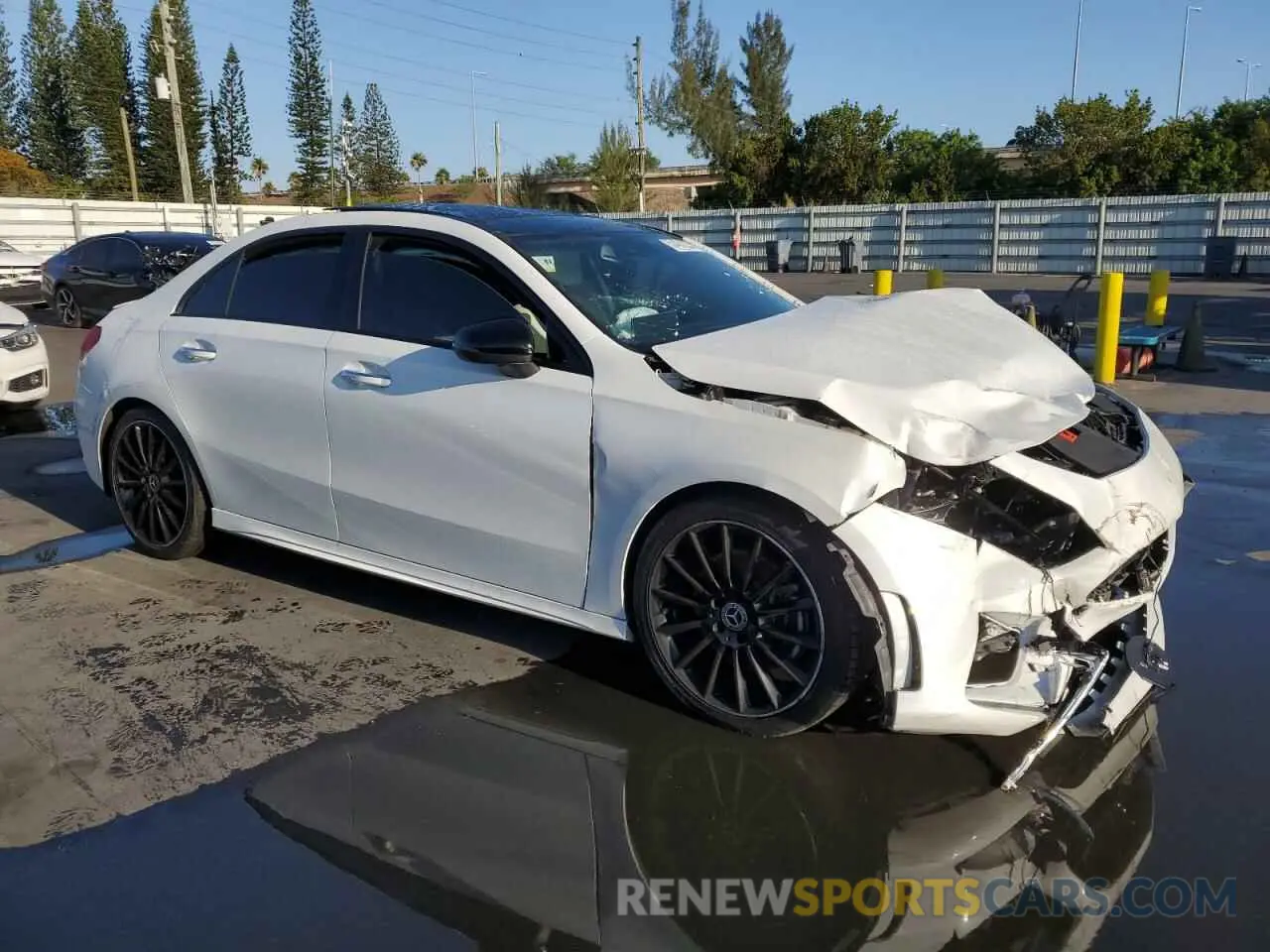 4 Photograph of a damaged car WDD3G4EB9KW023454 MERCEDES-BENZ A-CLASS 2019