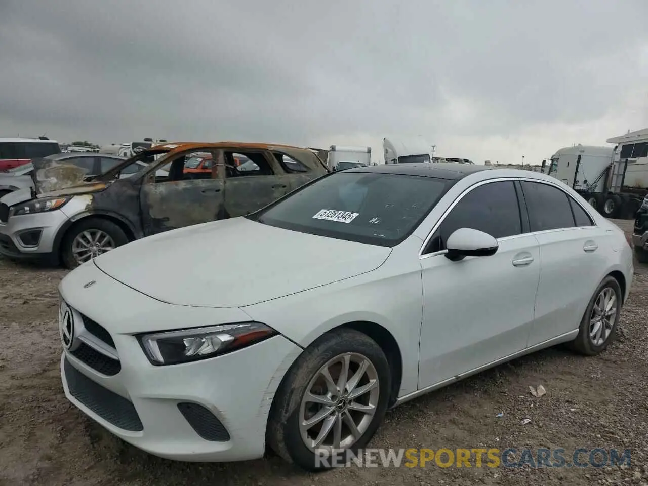 1 Photograph of a damaged car WDD3G4EB9KW025267 MERCEDES-BENZ A-CLASS 2019