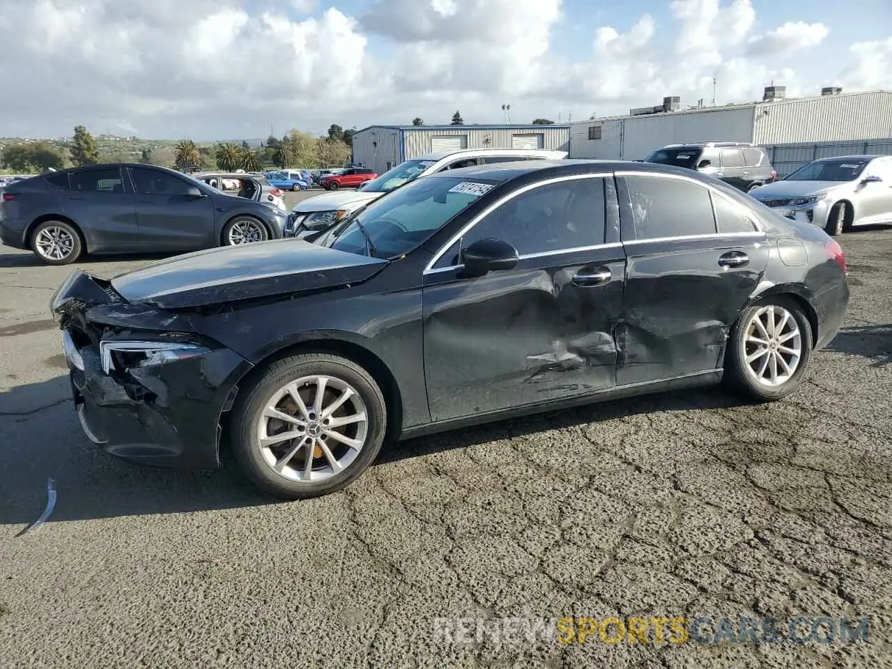 1 Фотография поврежденного автомобиля WDD3G4EB9KW029061 MERCEDES-BENZ A-CLASS 2019