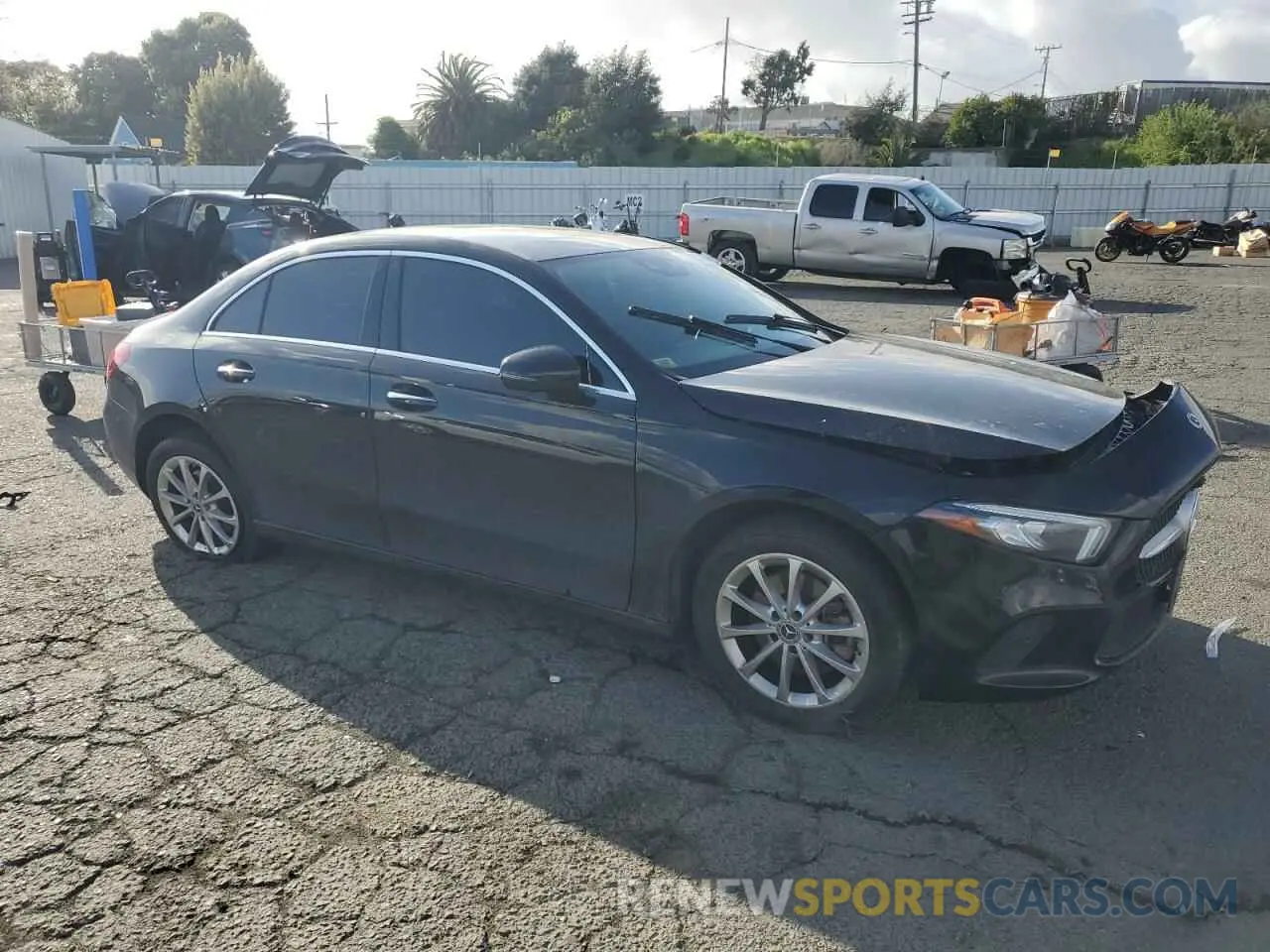 4 Фотография поврежденного автомобиля WDD3G4EB9KW029061 MERCEDES-BENZ A-CLASS 2019