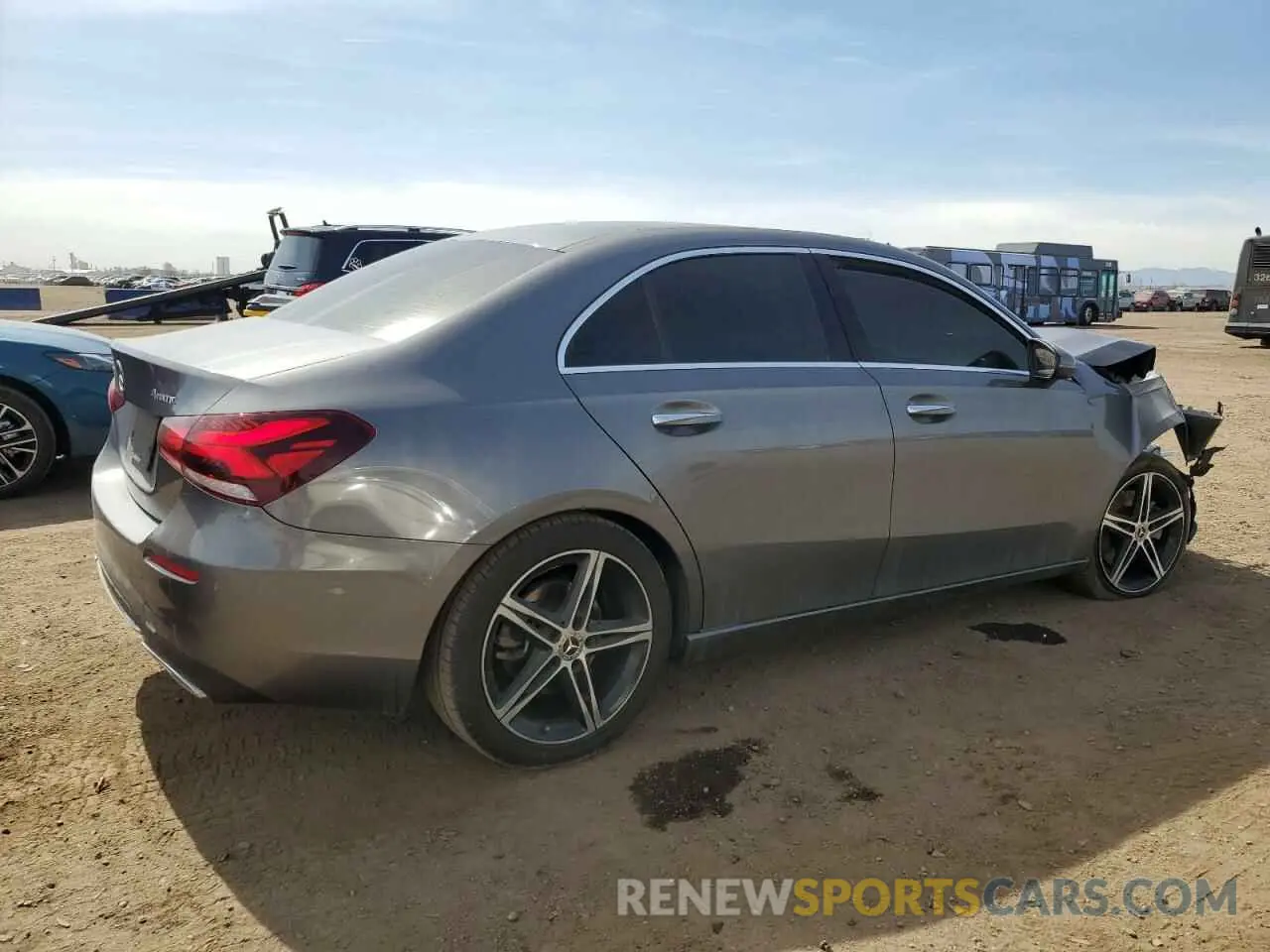 3 Фотография поврежденного автомобиля WDD3G4FB1KW018358 MERCEDES-BENZ A-CLASS 2019