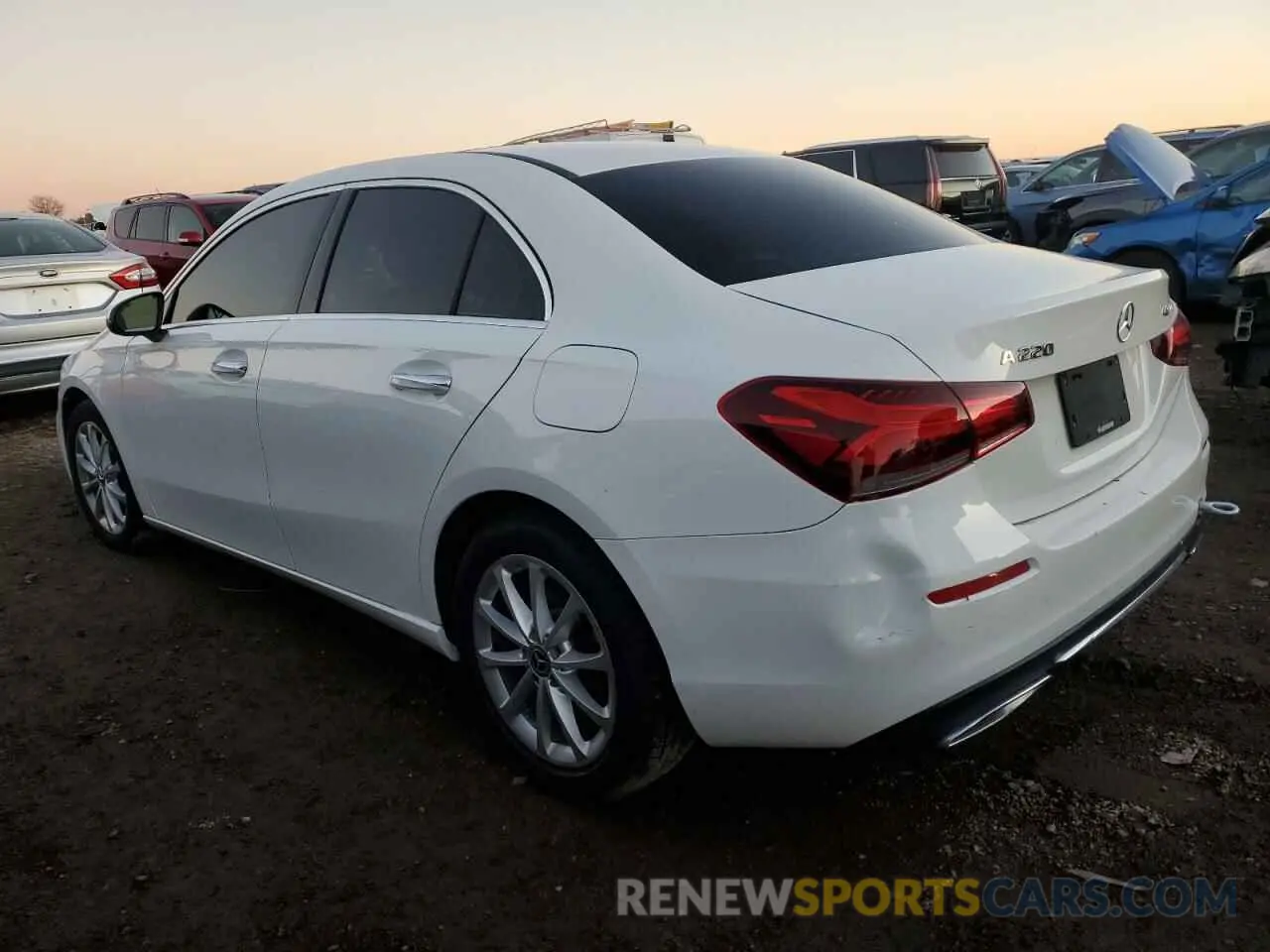 2 Фотография поврежденного автомобиля WDD3G4FB5KW001188 MERCEDES-BENZ A-CLASS 2019