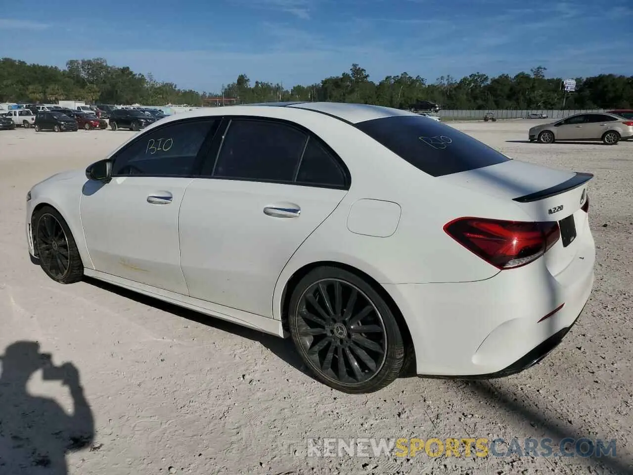 2 Фотография поврежденного автомобиля WDD3G4FB8KW007020 MERCEDES-BENZ A-CLASS 2019