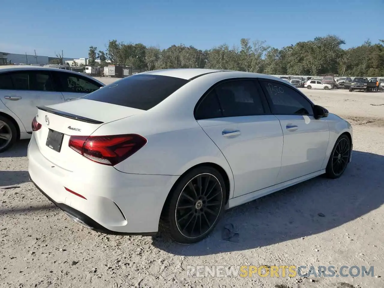 3 Фотография поврежденного автомобиля WDD3G4FB8KW007020 MERCEDES-BENZ A-CLASS 2019