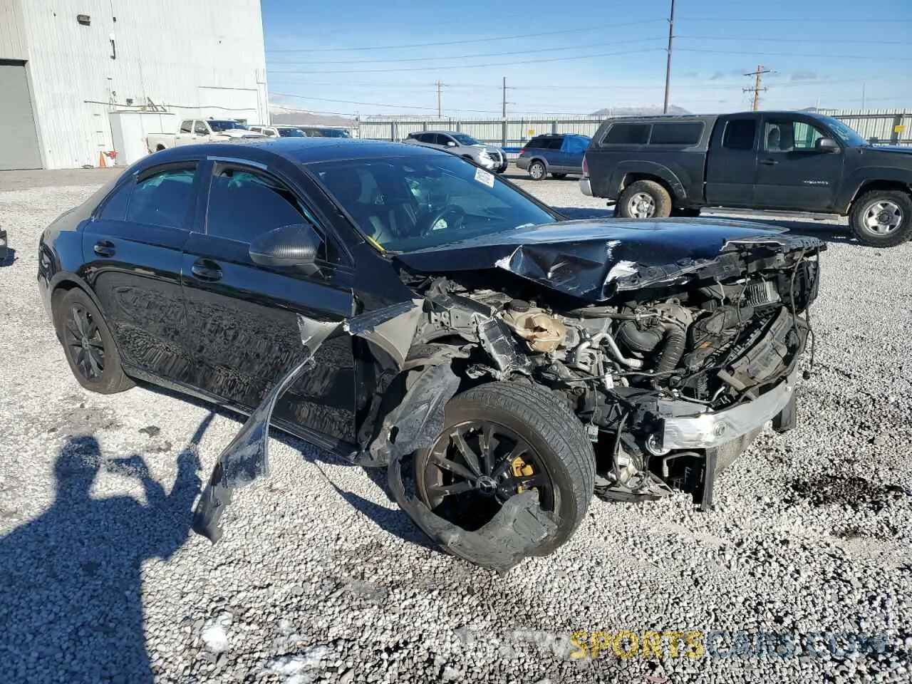 4 Фотография поврежденного автомобиля WDD3G4FB9KW000822 MERCEDES-BENZ A-CLASS 2019