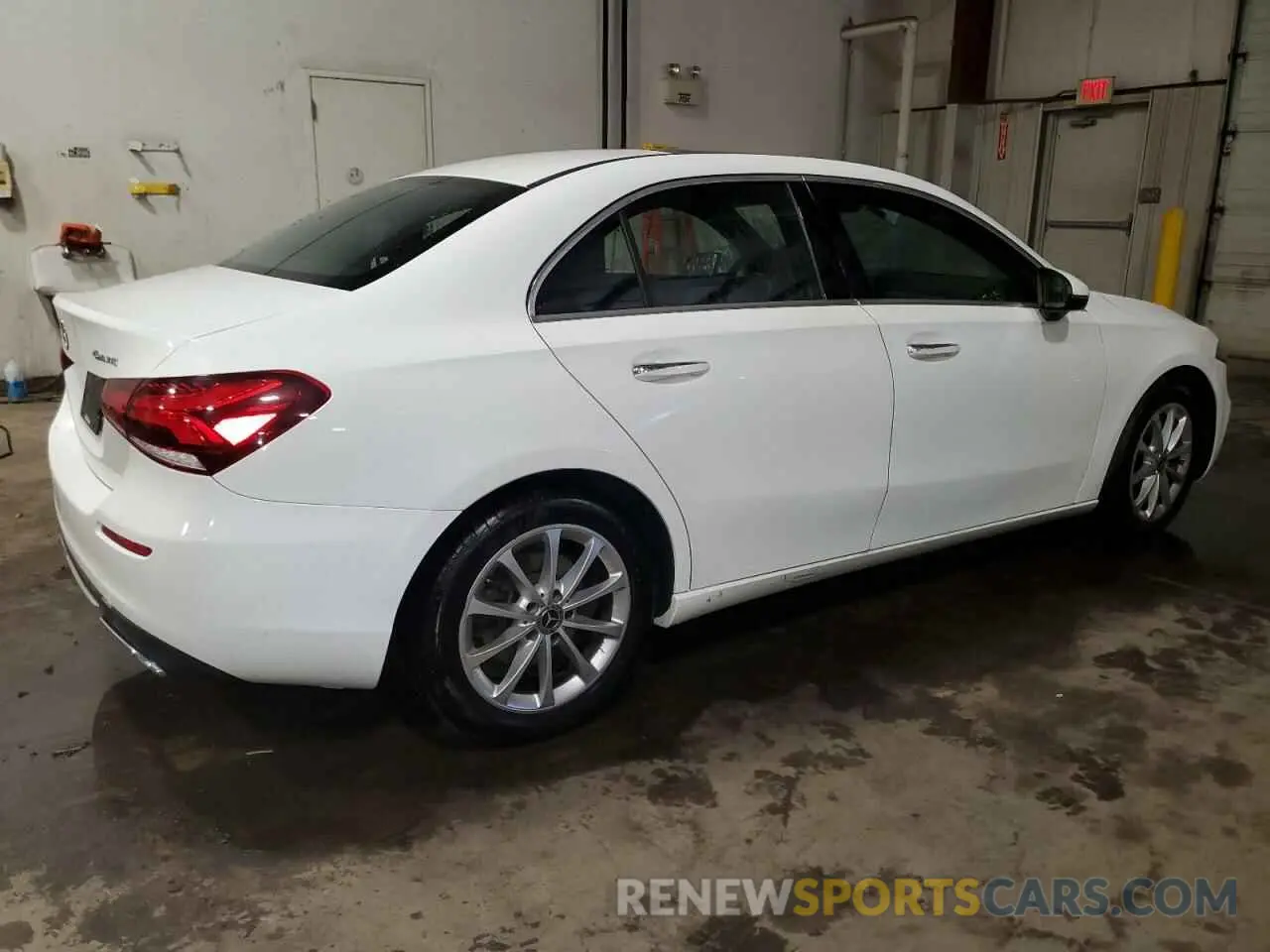 3 Photograph of a damaged car WDD3G4FB9KW026255 MERCEDES-BENZ A-CLASS 2019