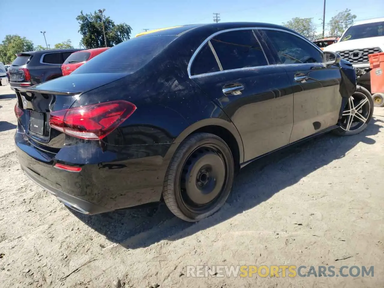 4 Фотография поврежденного автомобиля W1K3G4EB0LJ228210 MERCEDES-BENZ A-CLASS 2020