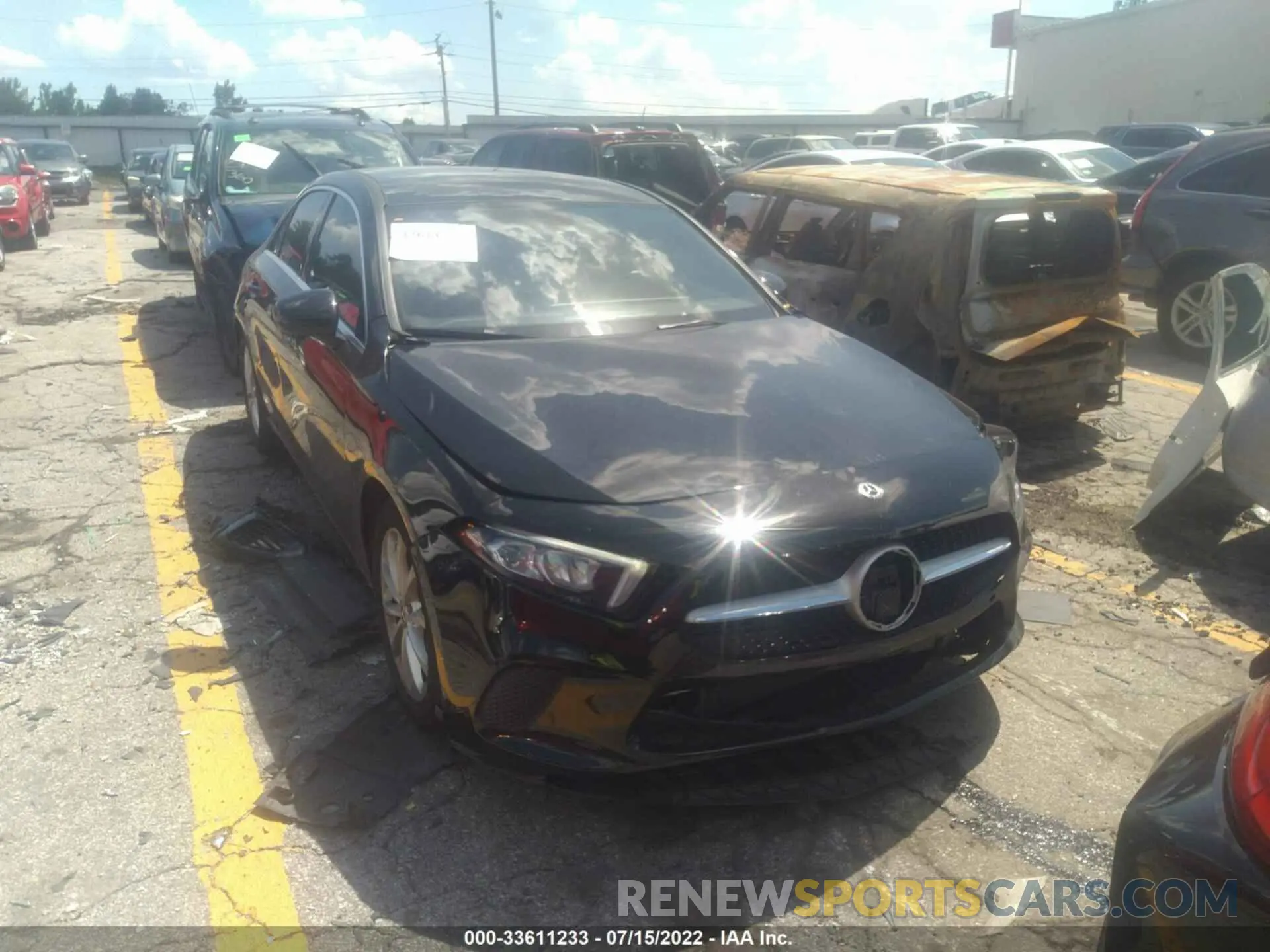 1 Фотография поврежденного автомобиля W1K3G4EB1LJ205535 MERCEDES-BENZ A-CLASS 2020