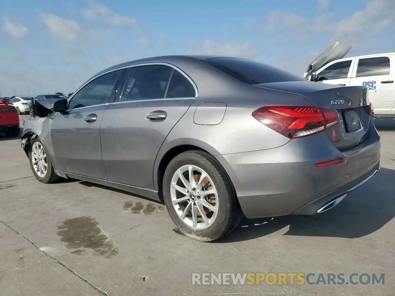 2 Фотография поврежденного автомобиля W1K3G4EB3LJ207870 MERCEDES-BENZ A-CLASS 2020